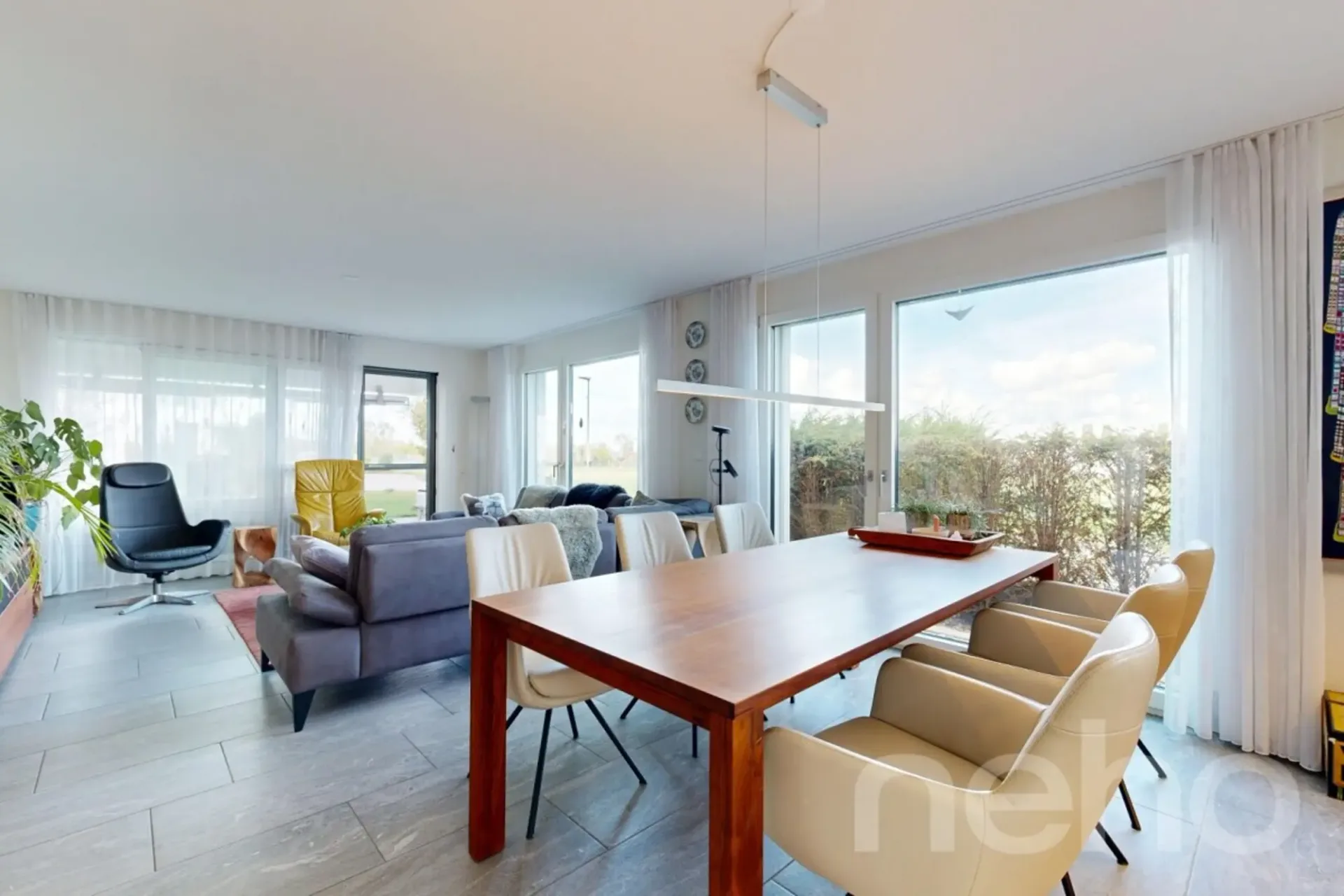 Exklusive 4.5-Zimmer-Gartenwohnung mit Seesicht und Top Ausstattung