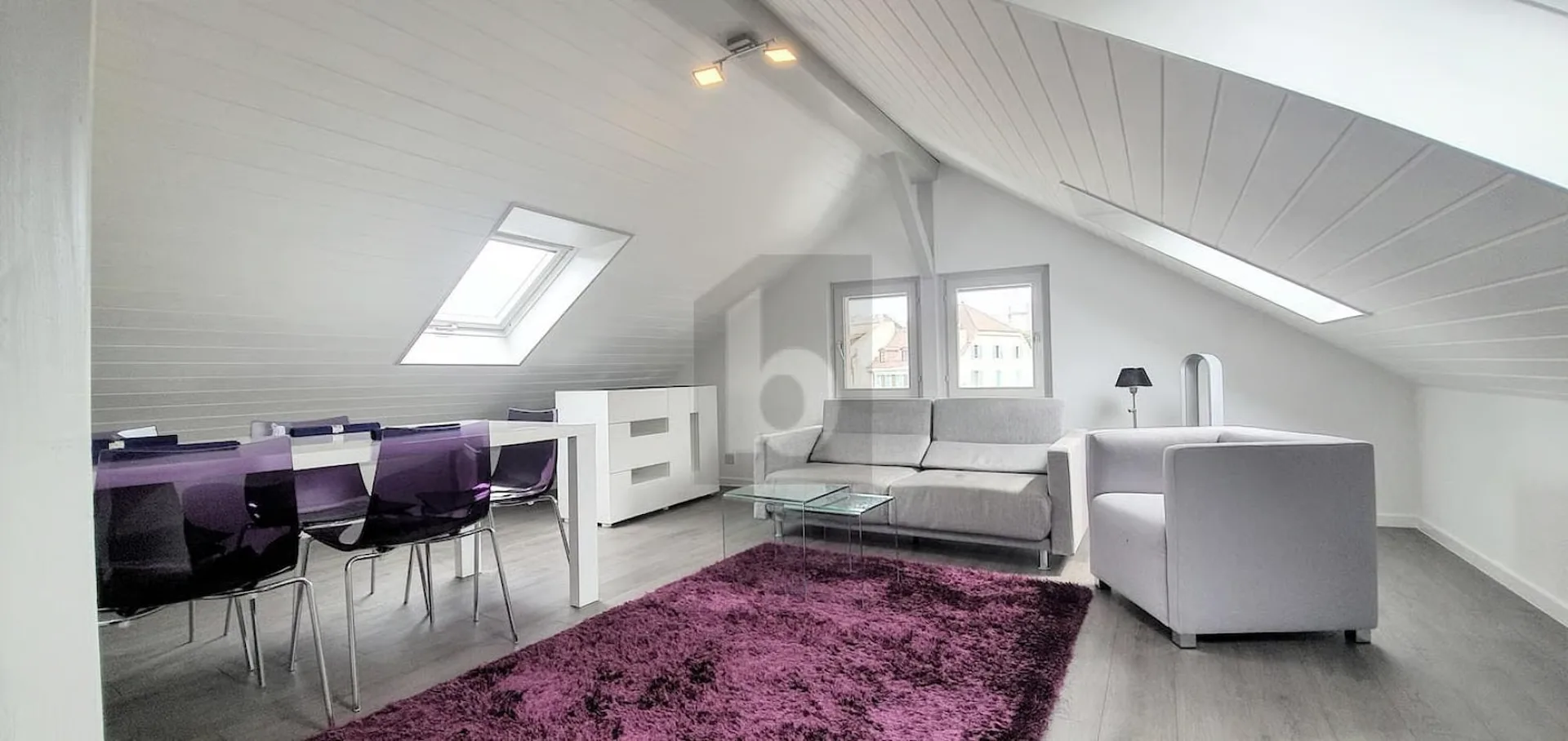 CHARMANT AVEC UN CACHET UNIQUE