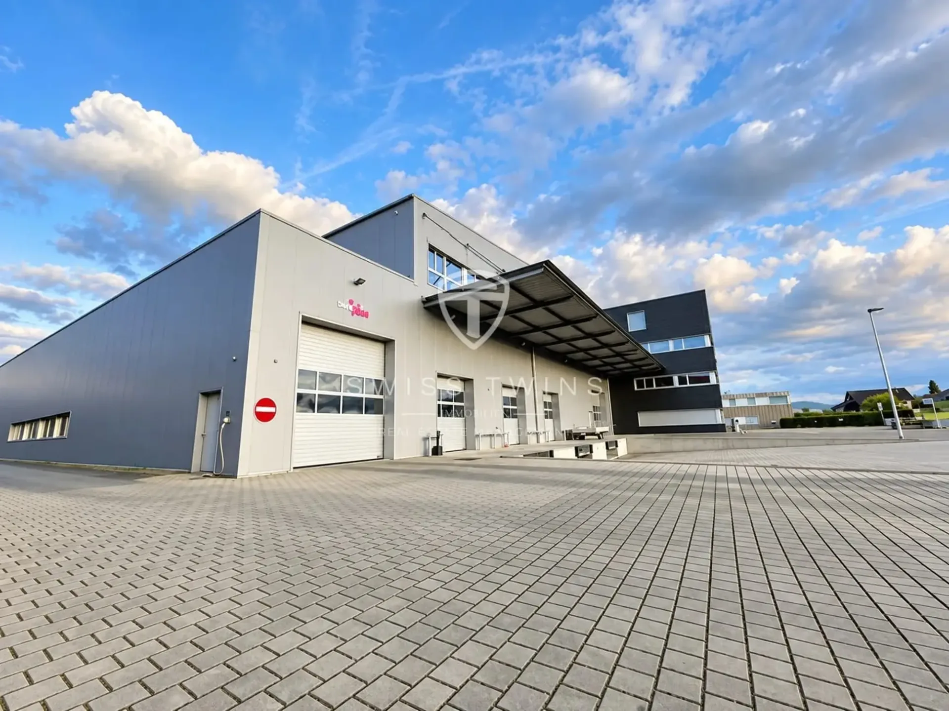 Top Gewerbestandort Oberrüti - 3'400 m² Lagerfläche mit optimaler Logistik