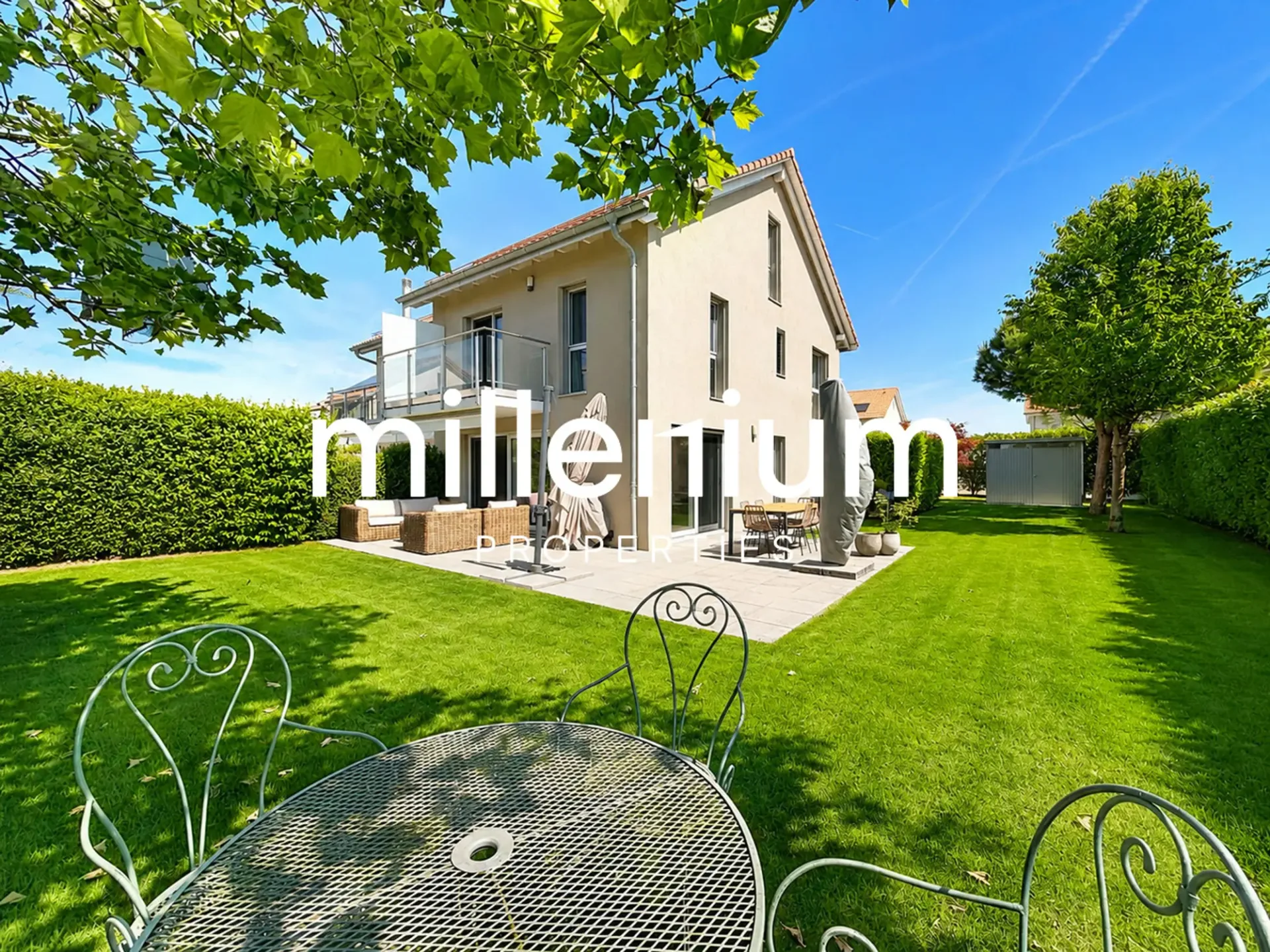 Moderne Villa, die Komfort und Modernität in Chavannes-des-Bois vereint