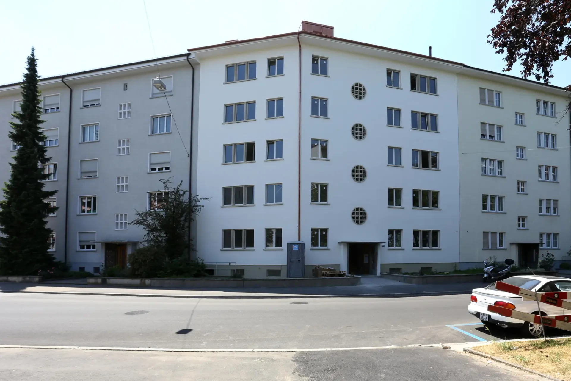 Renovated 1-bedroom apartment in Basel near Felix Platter Hospital