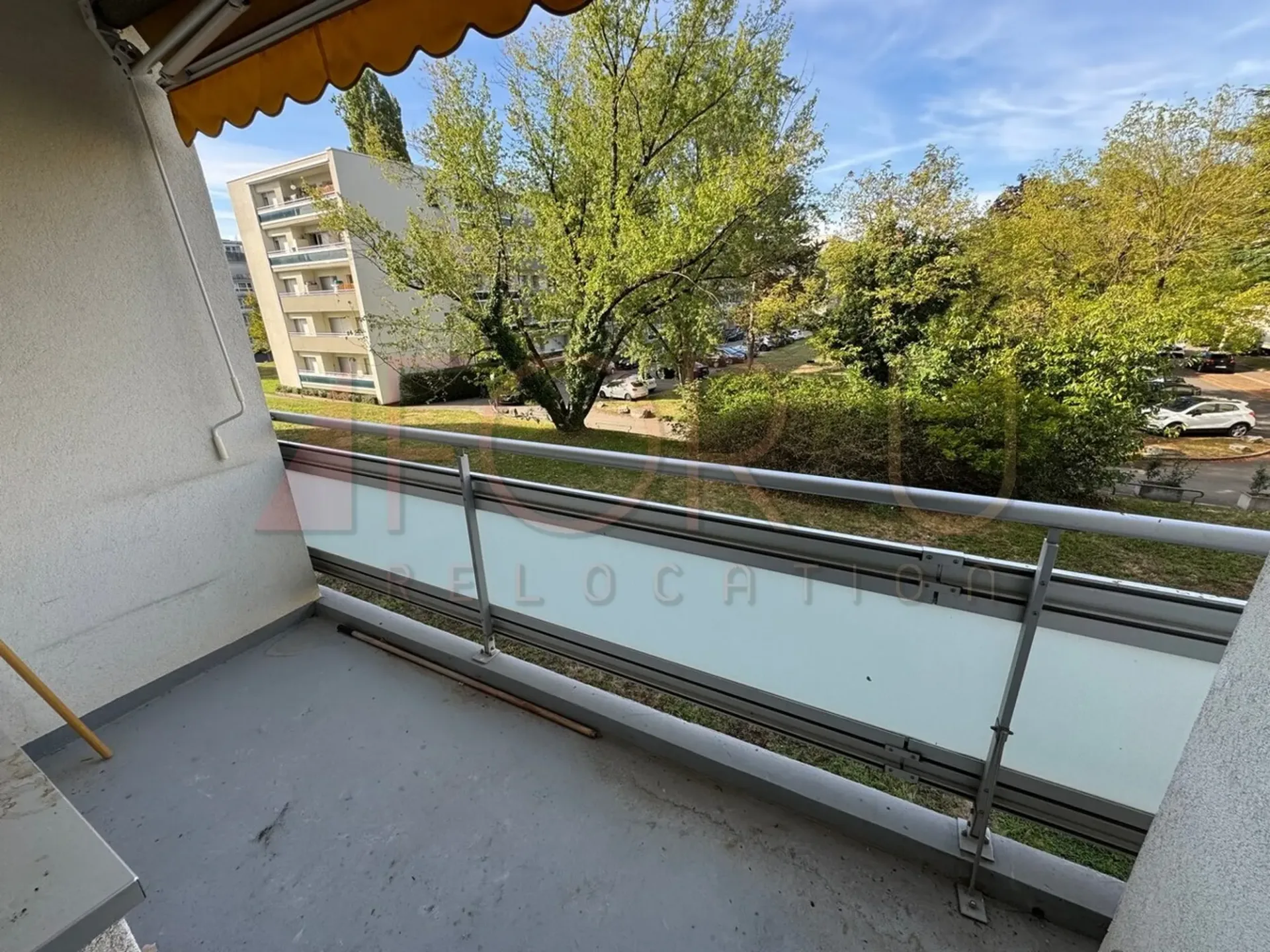 Wohnung mit 3 Zimmern komplett renoviert mit Balkon in Meyrin
