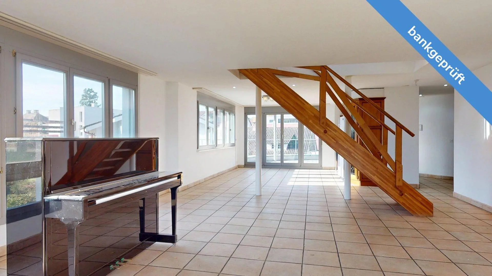 Lichtdurchflutetes Wohnen mit Dachterrasse