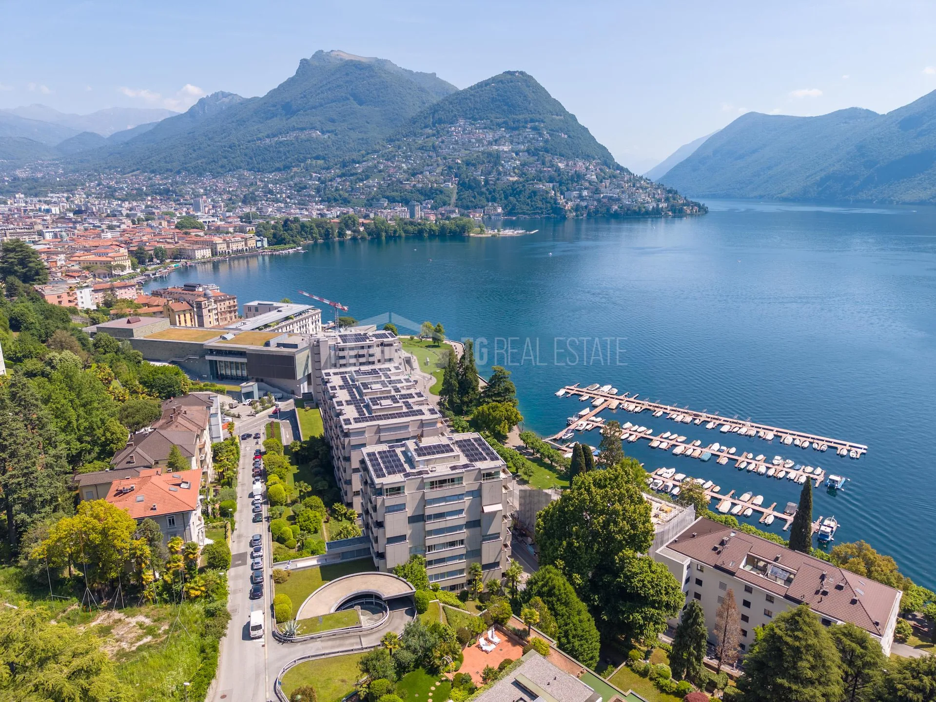 Elegantes Penthouse im 12. Stock im Herzen von Lugano
