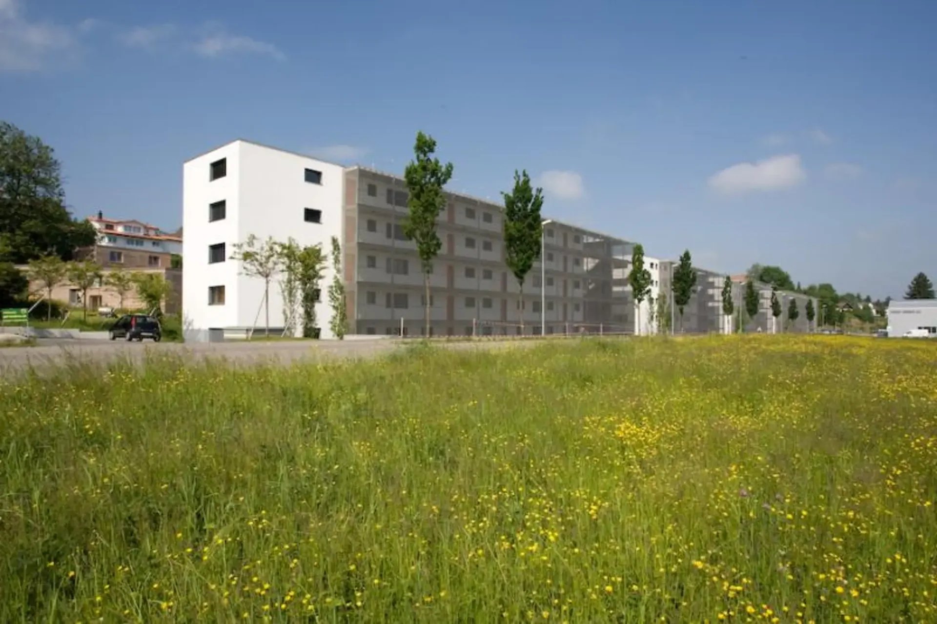 Quiet residential area near Wetzikon train station