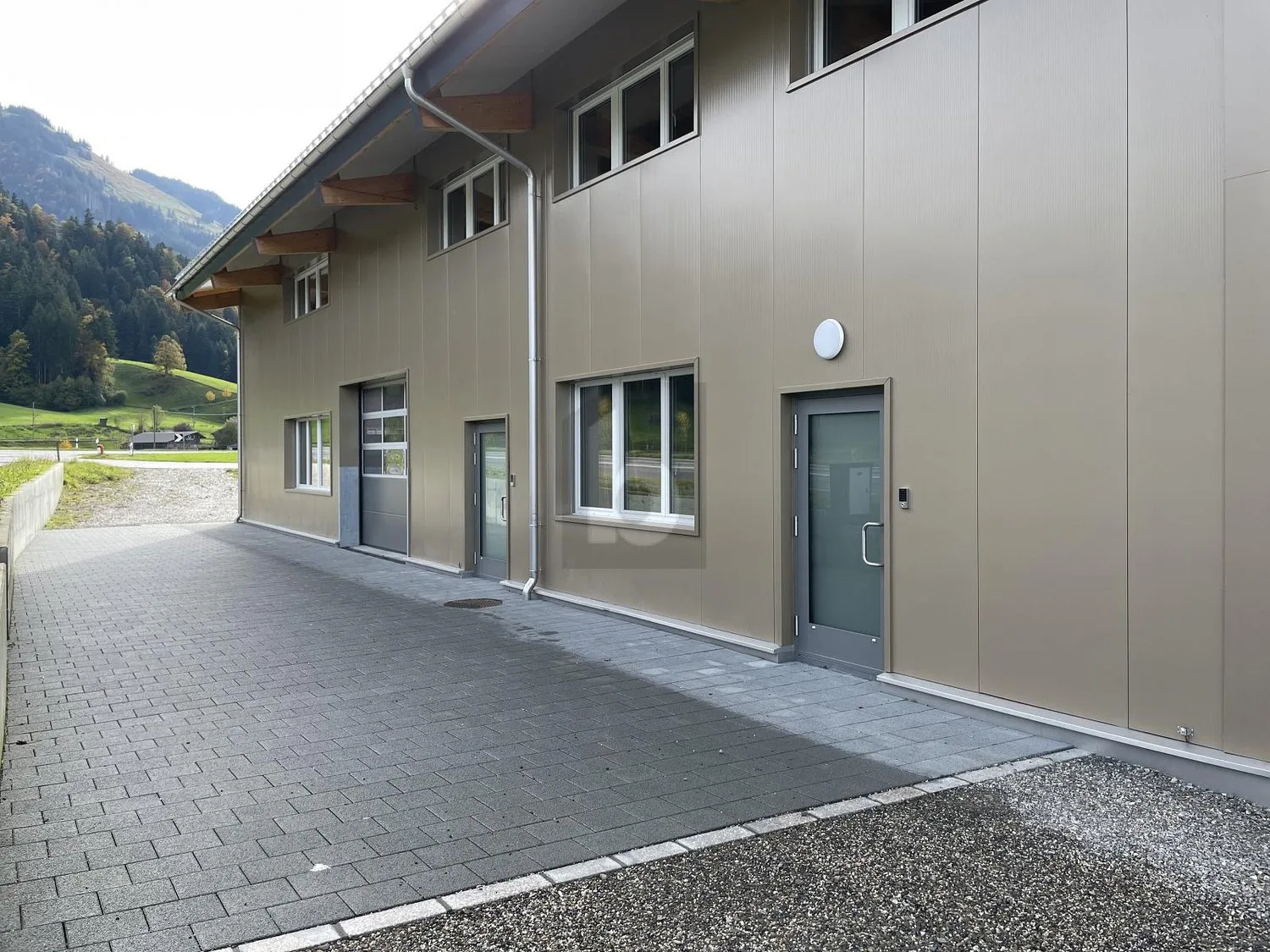 NEUBAU FÜR MASSGESCHNEIDERTE BEDÜRFNISSE