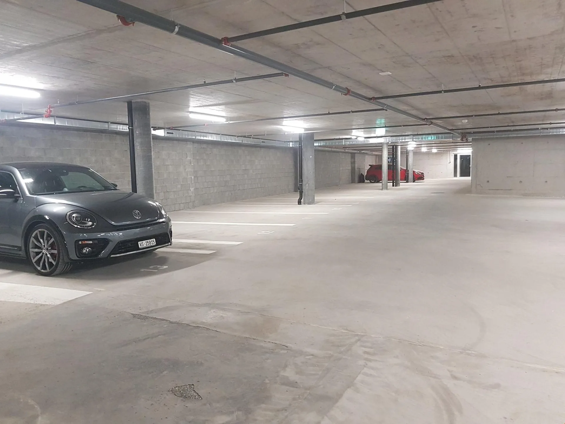 Zu vermieten! Innenparkplätze, zwei Schritte vom Place Centrale in Martigny!
