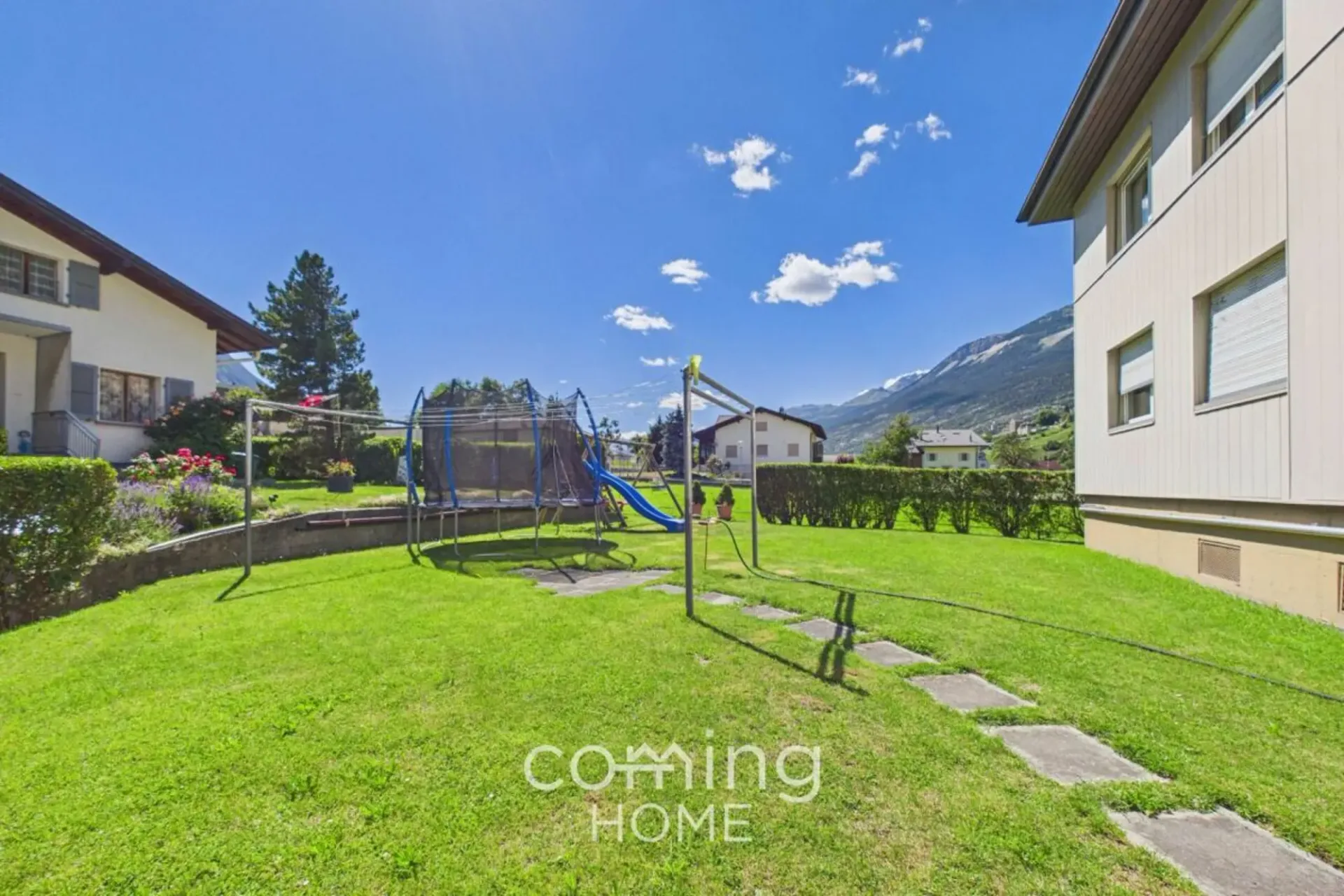 Familienfreundliche 4.5-Zimmer-Wohnung mit Balkon und traumhafter Aussicht in Susten