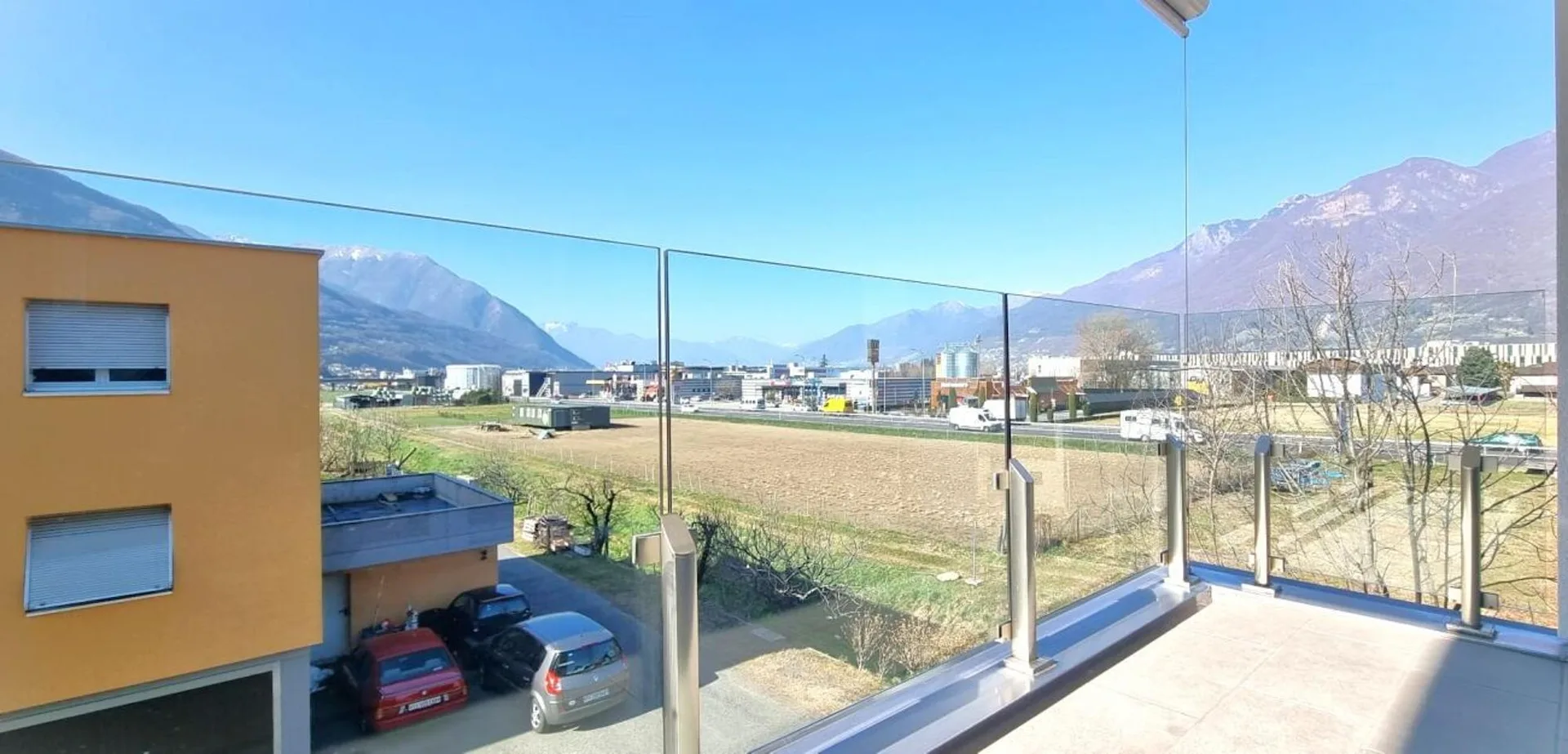 Modern und strategisch gelegene 4.5-Zimmer-Wohnung in Sant'Antonino – Perfekt für alle, die Komfort und Lebensqualität suchen