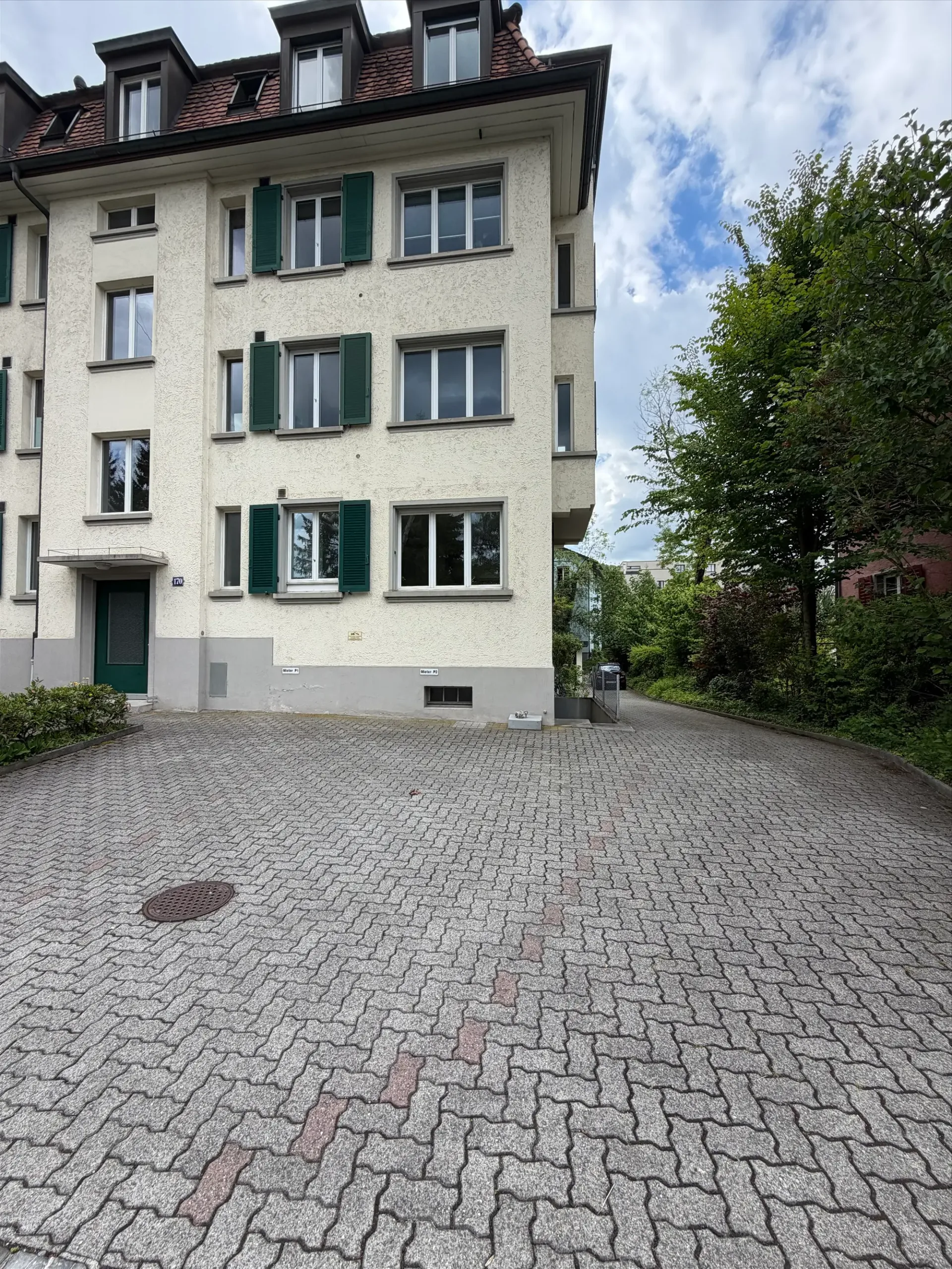 29 m² storage room in a quiet location in Zürich-Wollishofen