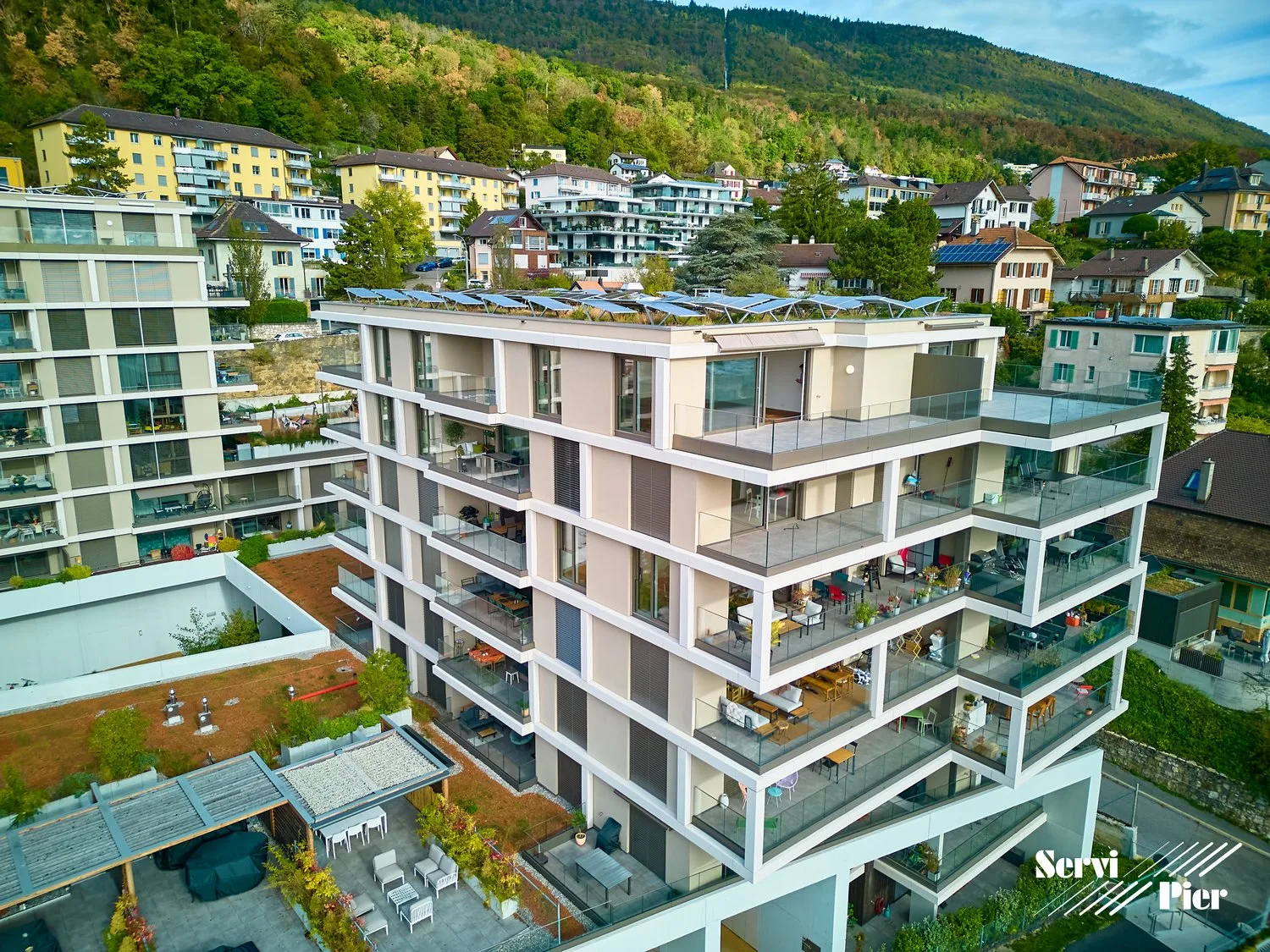 RARE : ATTIQUE D’EXCEPTION AVEC VUE PANORAMIQUE SUR LE LAC - Achat sans fonds-propres possible