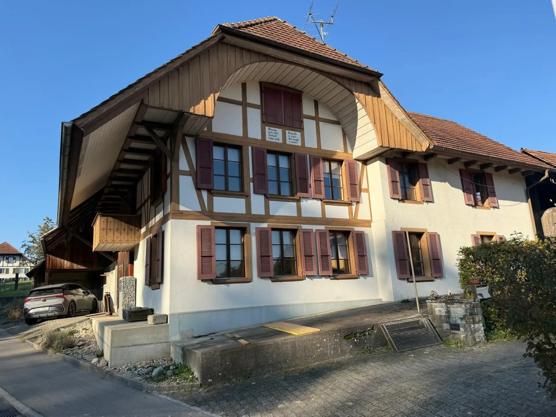 Charming farmhouse with garage and large garden in Mühledorf SO