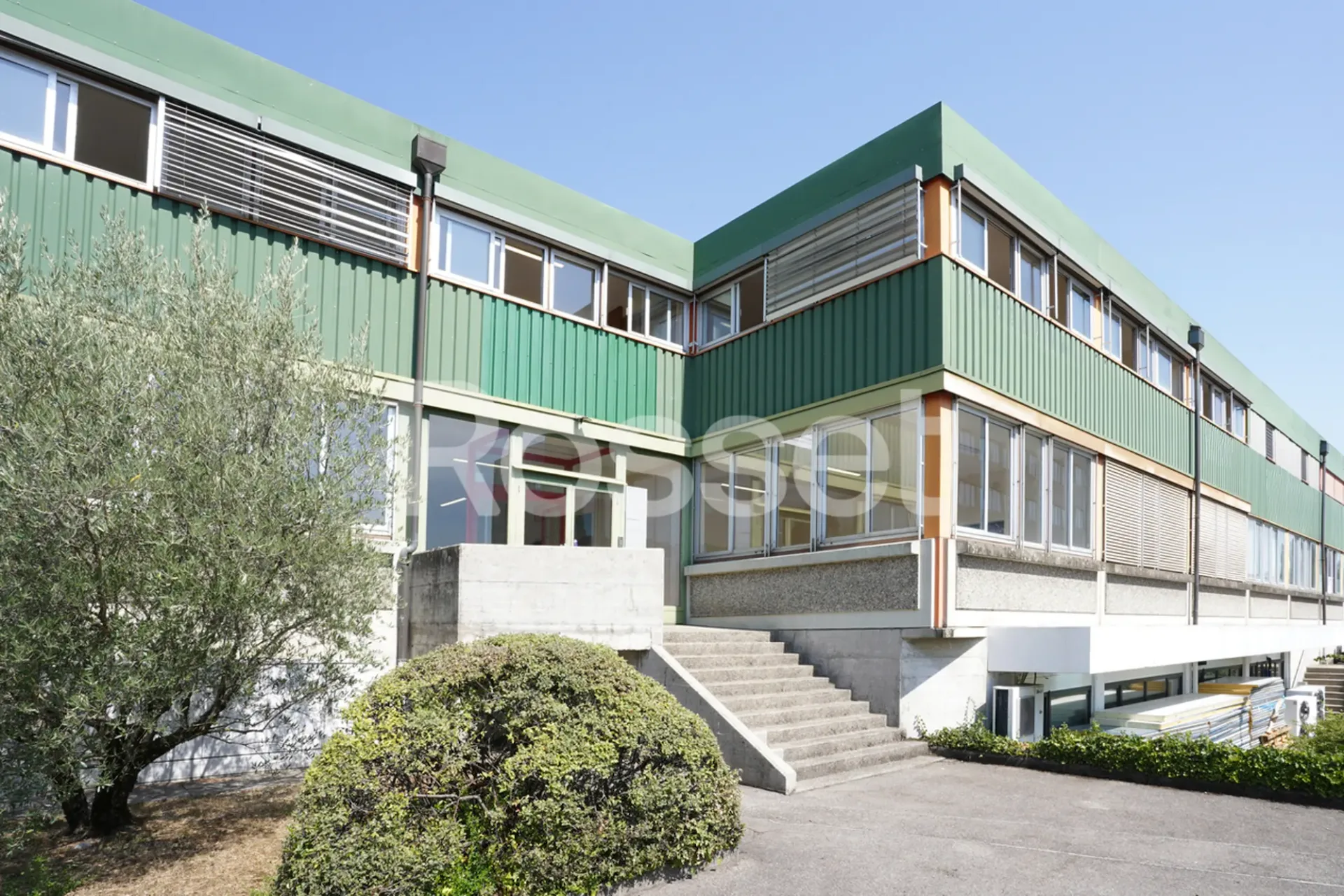 Atelier, showroom et bureaux - env. 940 m² à SATIGNY ZIMEYSA