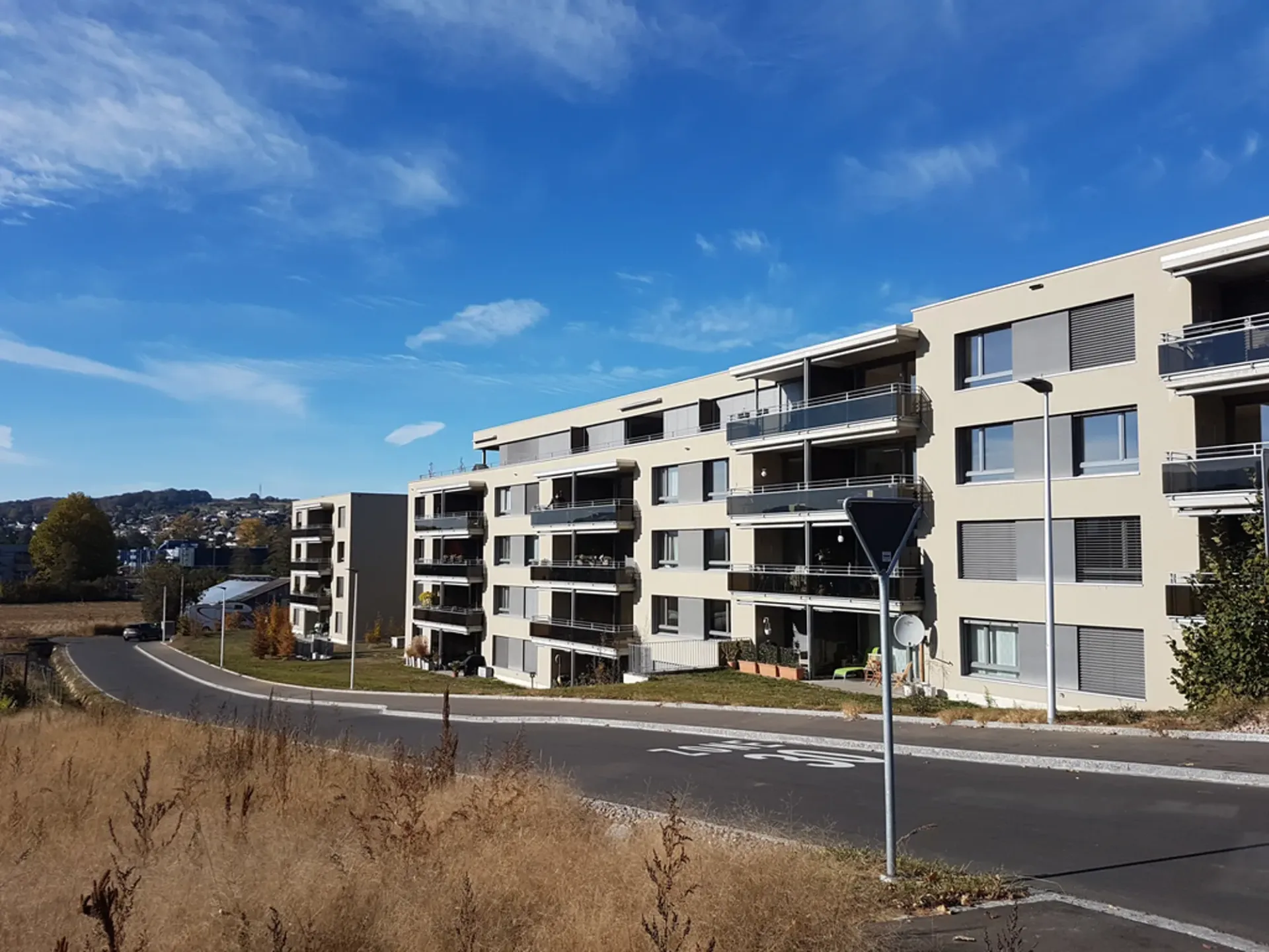Einstellplatz in Oberwil (optional mit E-Ladestation)