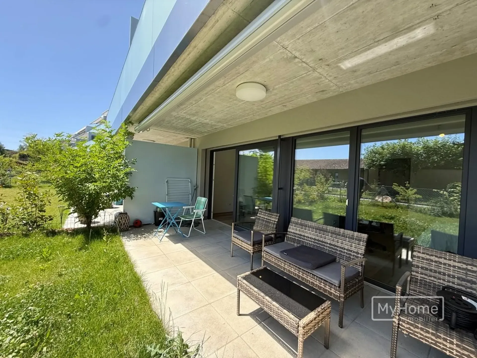 Schönes 2.5-Zimmer-Apartment mit schönem privatem Garten