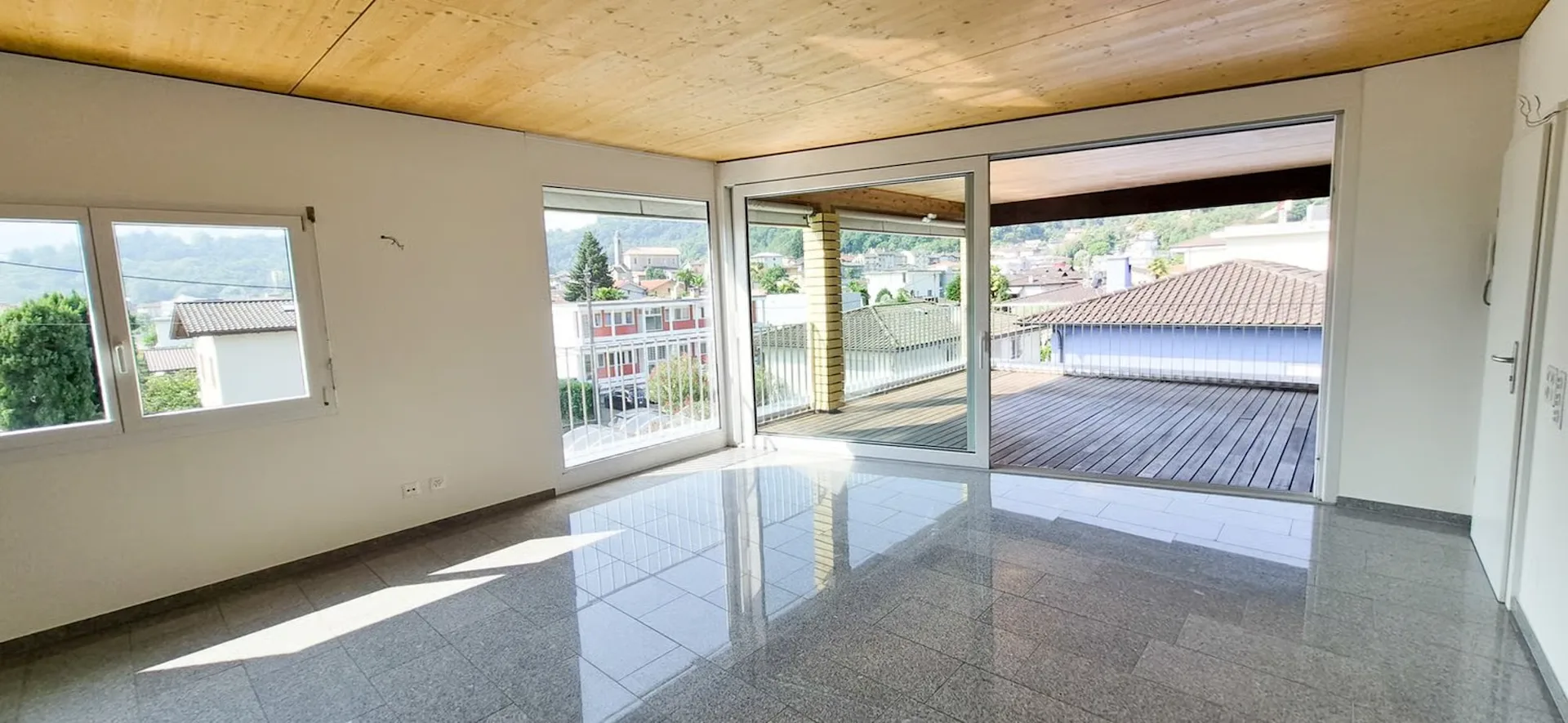 Losone - spacious 2-room attic apartment (ref. 1514-3)
