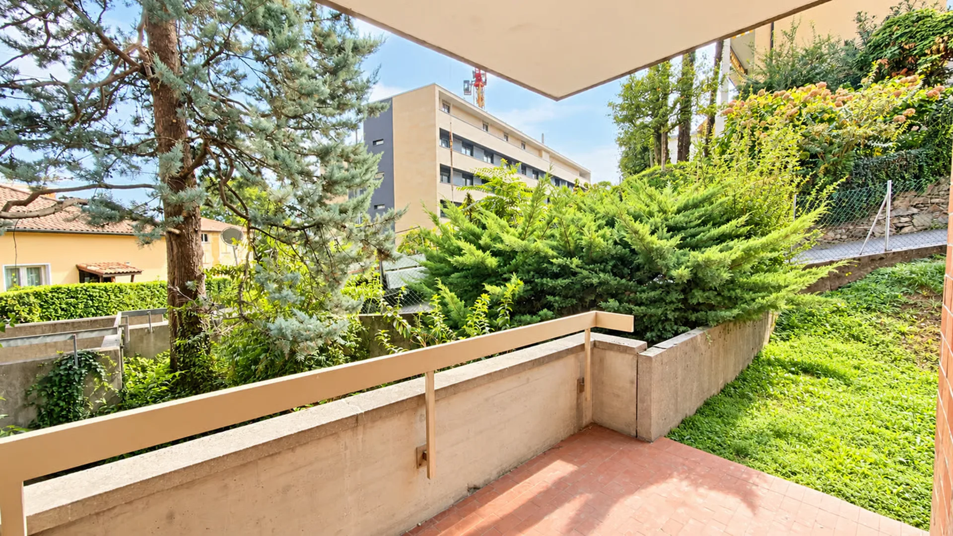 Cozy 2.5-room apartment with garden