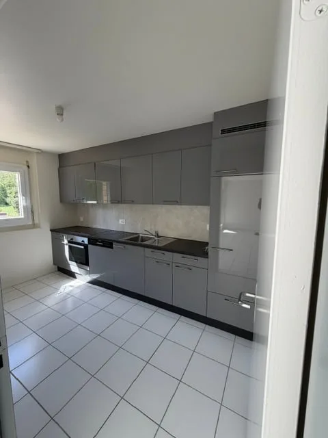 Wohnung 4.5 Zimmer renoviert mit Balkon in CRESSIER