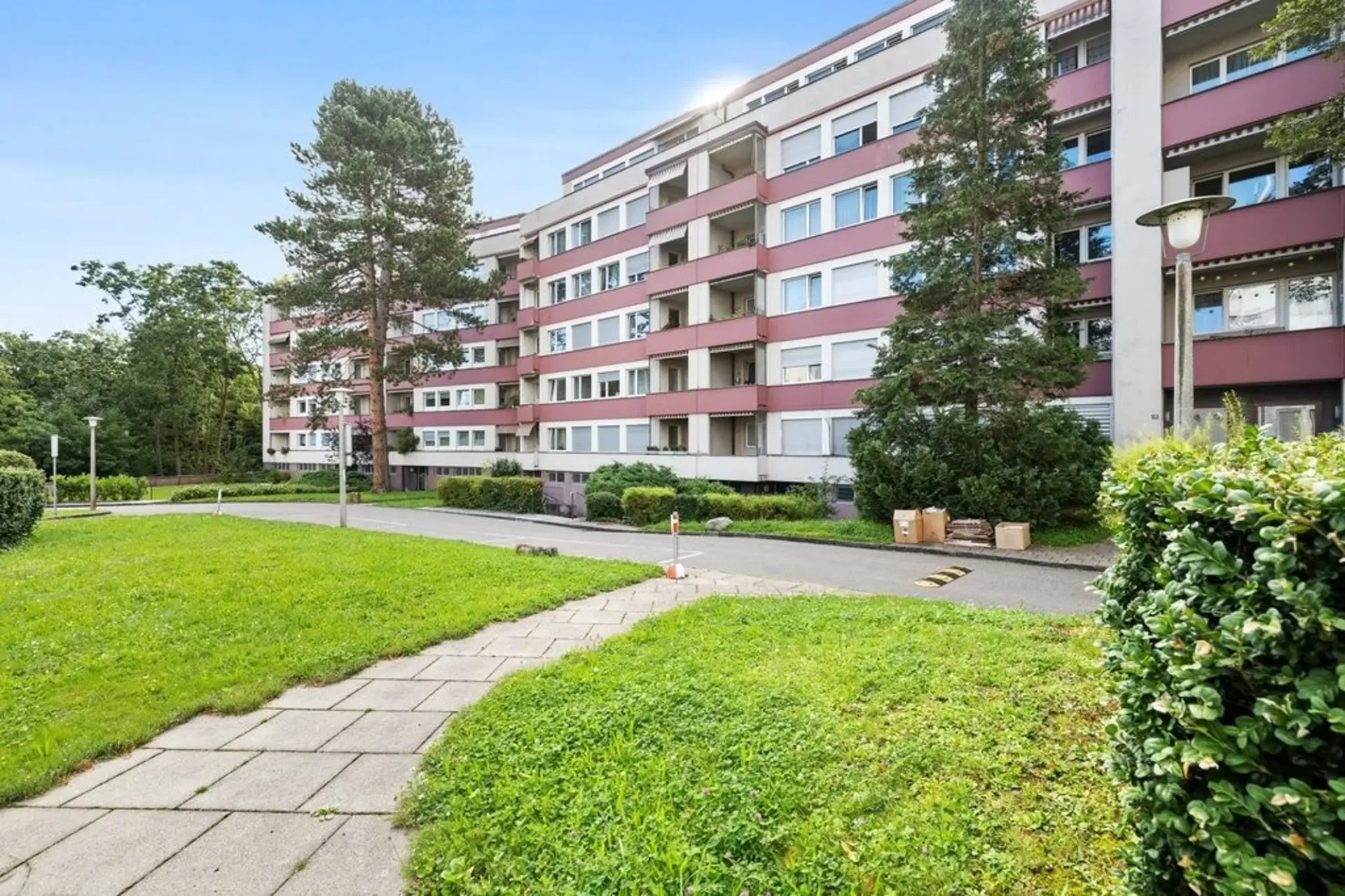 Ihr neues Zuhause mitten im Leben, umgeben von Grün.