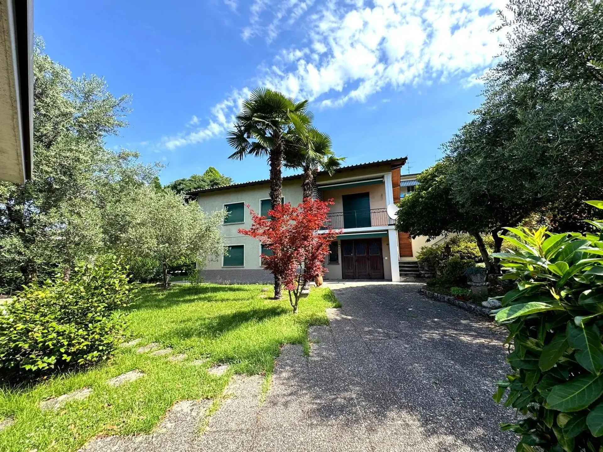 Zweifamilienhaus mit Garten in Morbio Inferiore