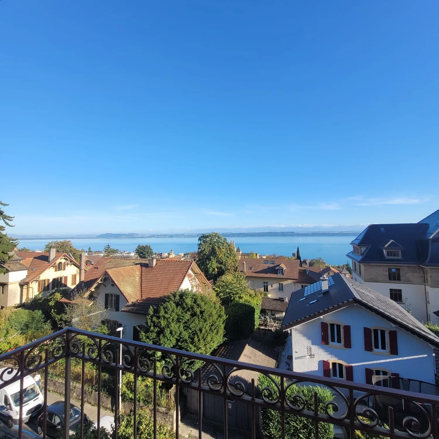 Helles 3.5-Zimmer-Wohnung mit Balkon in Neuchâtel