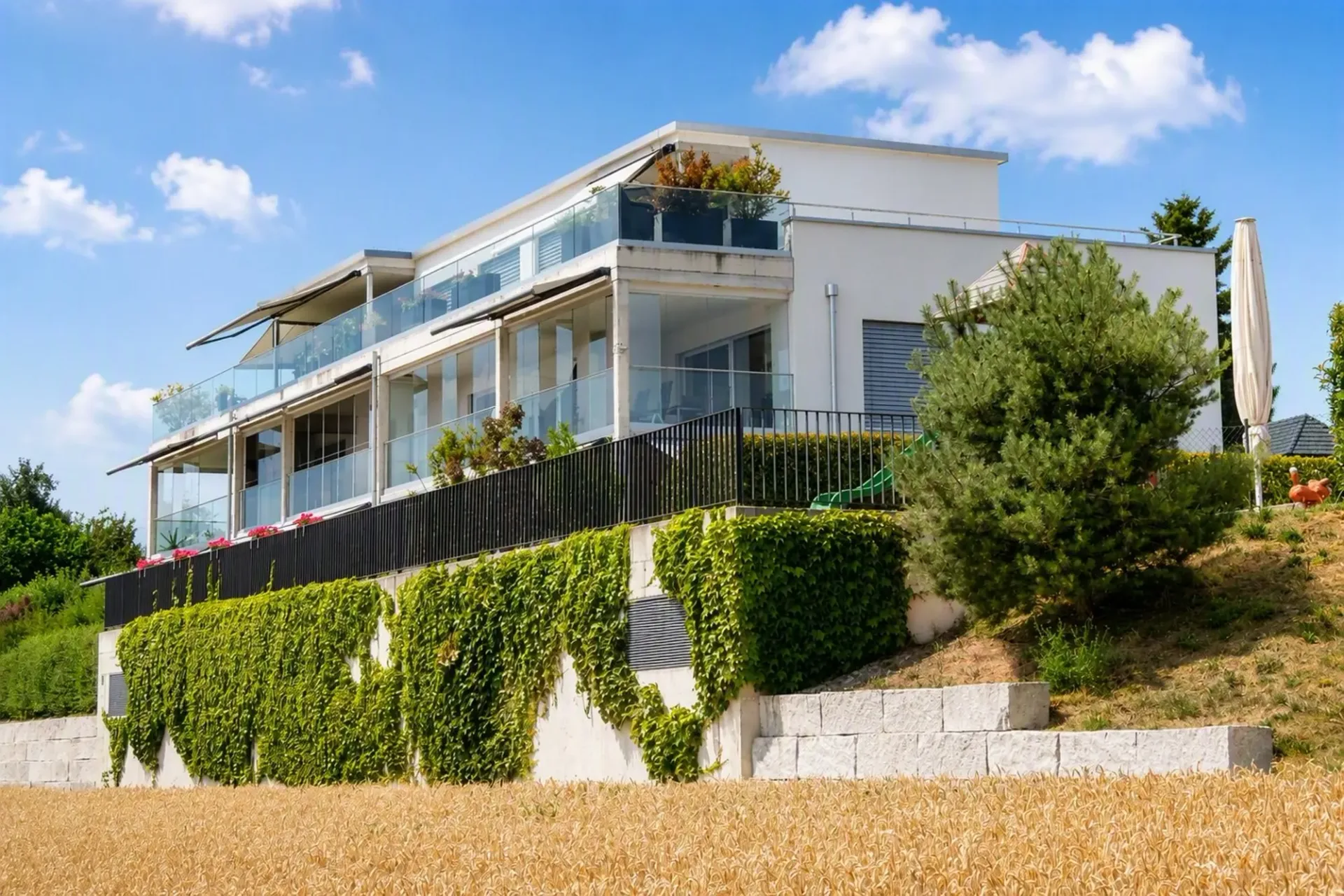 Appartamento mansardato di 5,5 locali con 165 m² di superficie abitabile e 170 m² di terrazza