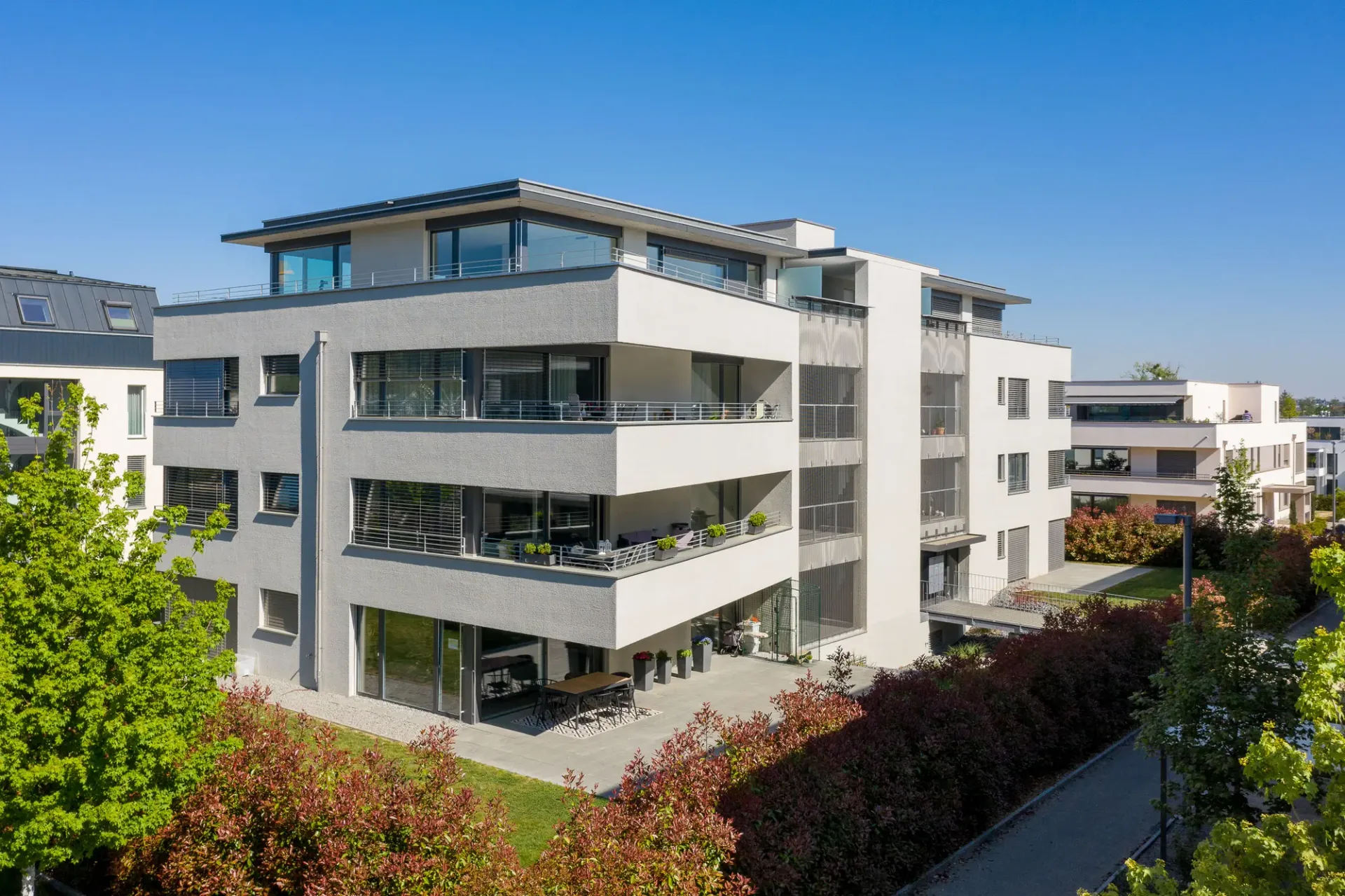 Einstellhallenplatz zu vermieten