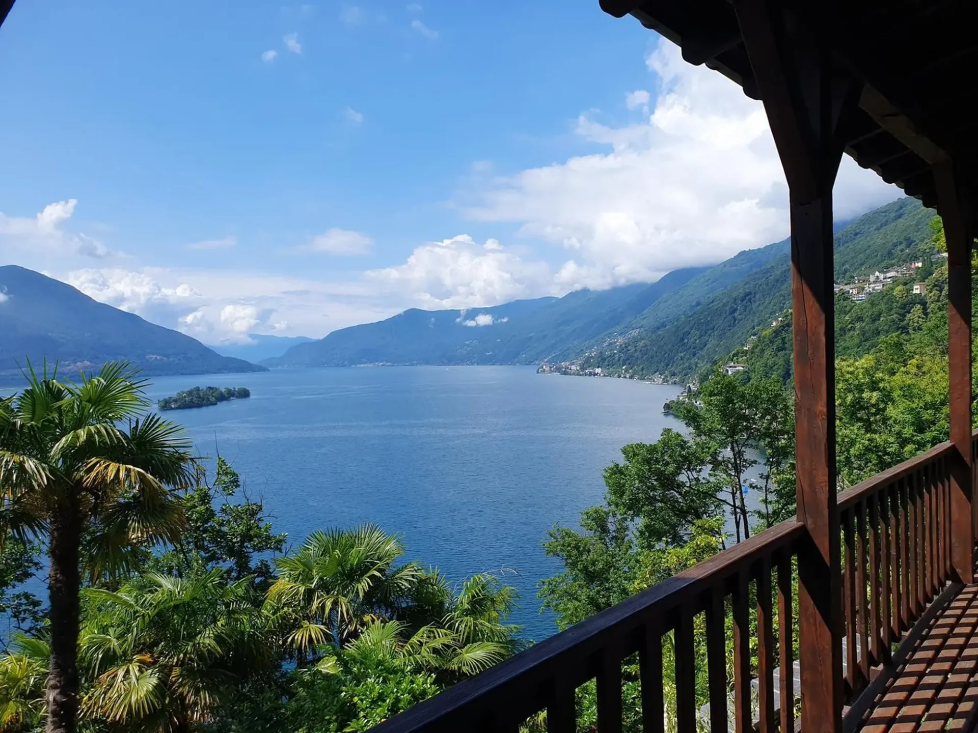 Mediterranes Hideaway mit Panoramablick – Ihr neues Zuhause in Ronco sopra Ascona