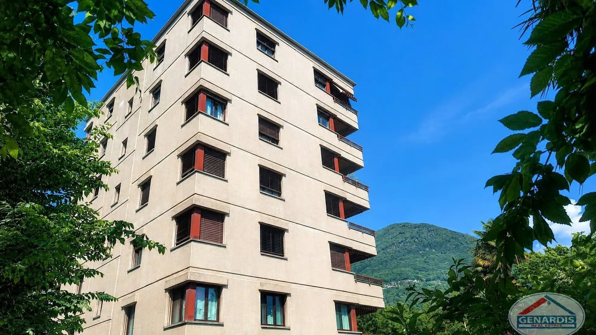Lugano, Centrale, Lumineux, Spacieux Appartement avec deux Terrasses