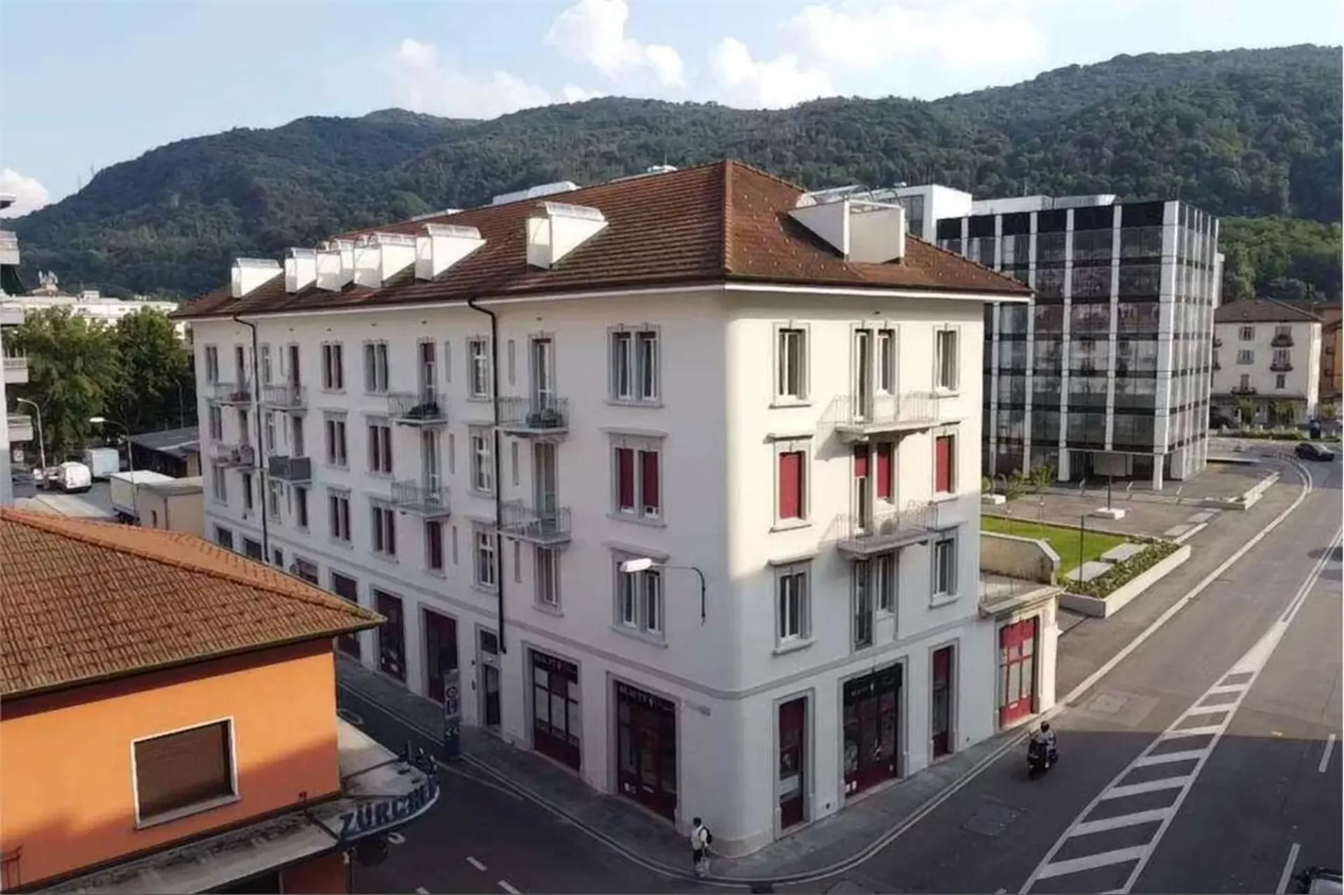 PALAZZINA A REDDITO NEL CENTRO DI CHIASSO