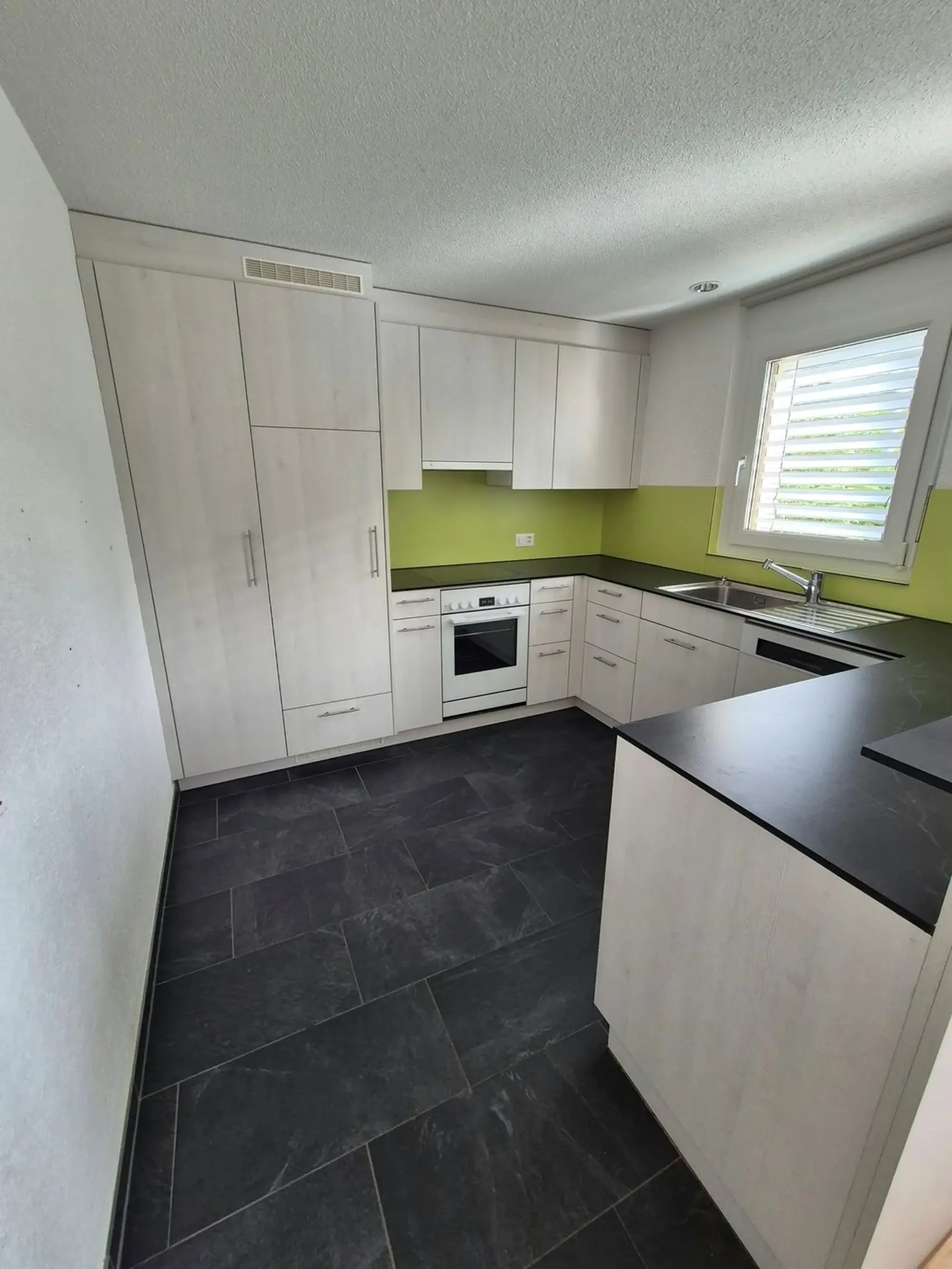 Moderne 4.5 Zimmerwohnung mit grosszügiger Terrasse