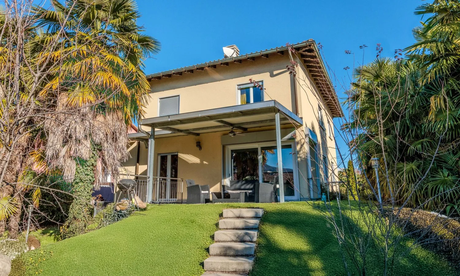 Belle villa 6.5 pièces à quelques pas du lac à Caslano
