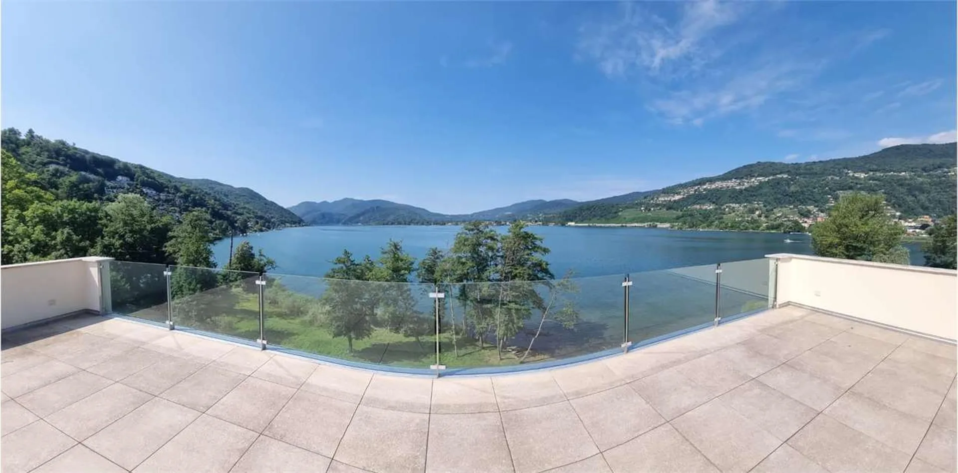 2269/B_Prestigioses Penthouse 5.5 Zimmer mit Seeblick