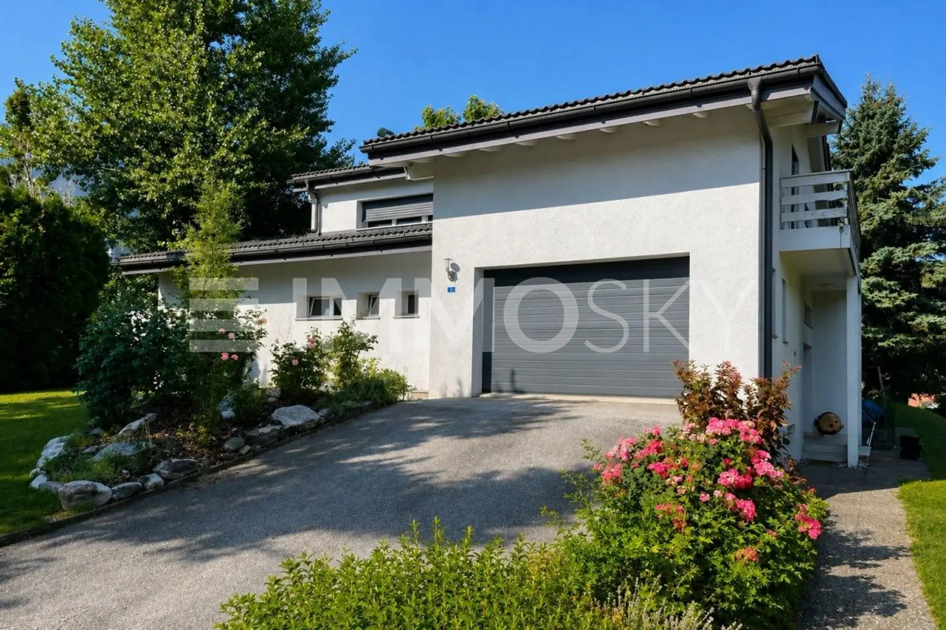 Geräumige Villa mit unabhängiger Wohnung