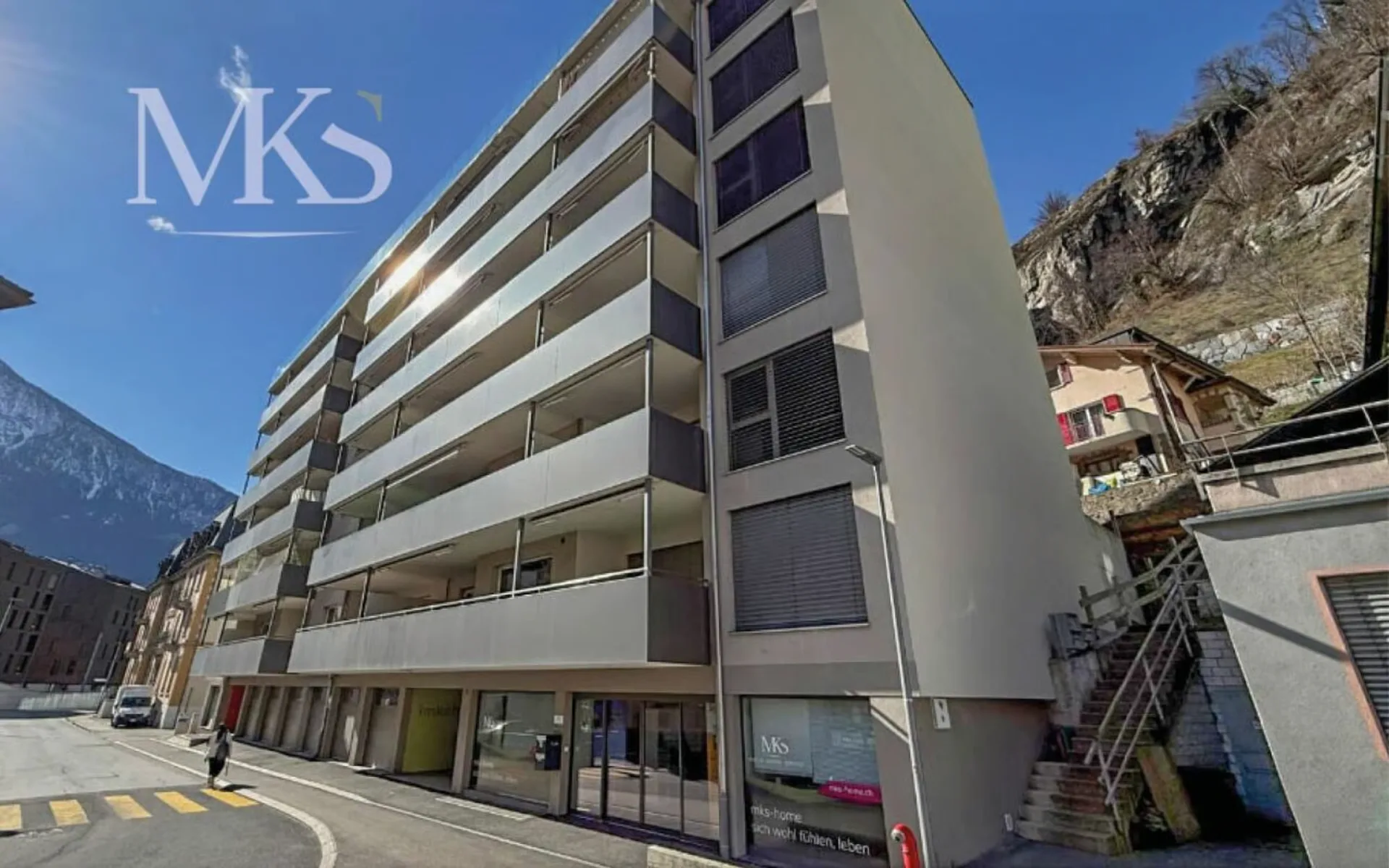 3.5 Zimmer Wohnung auf 104 m2, Balkon und schöner ruhiger Sitzplatz im Grünen