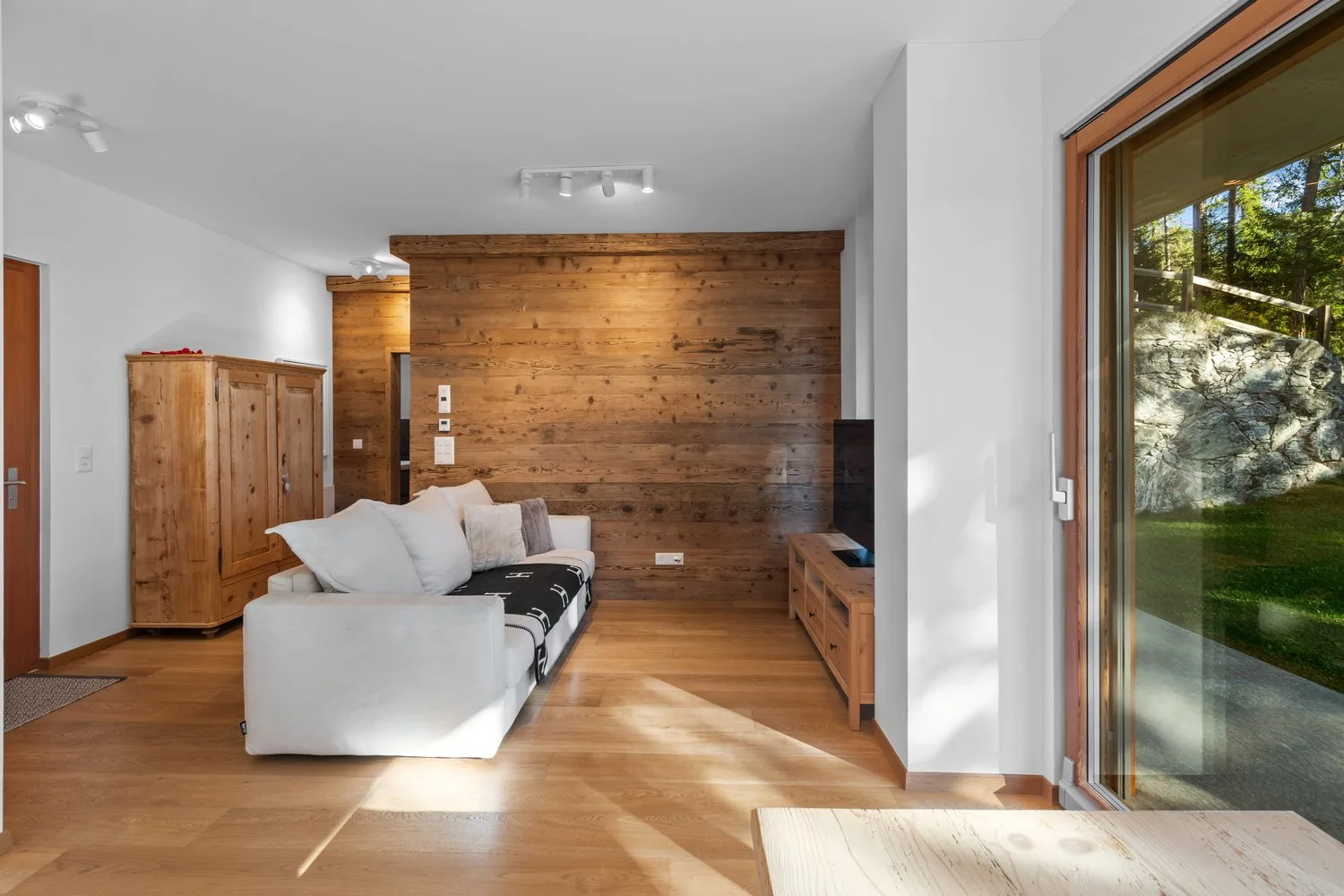 LAAX – Residenza secondaria esclusiva con giardino meraviglioso, panorama montano da sogno & Ski-in/Ski-out