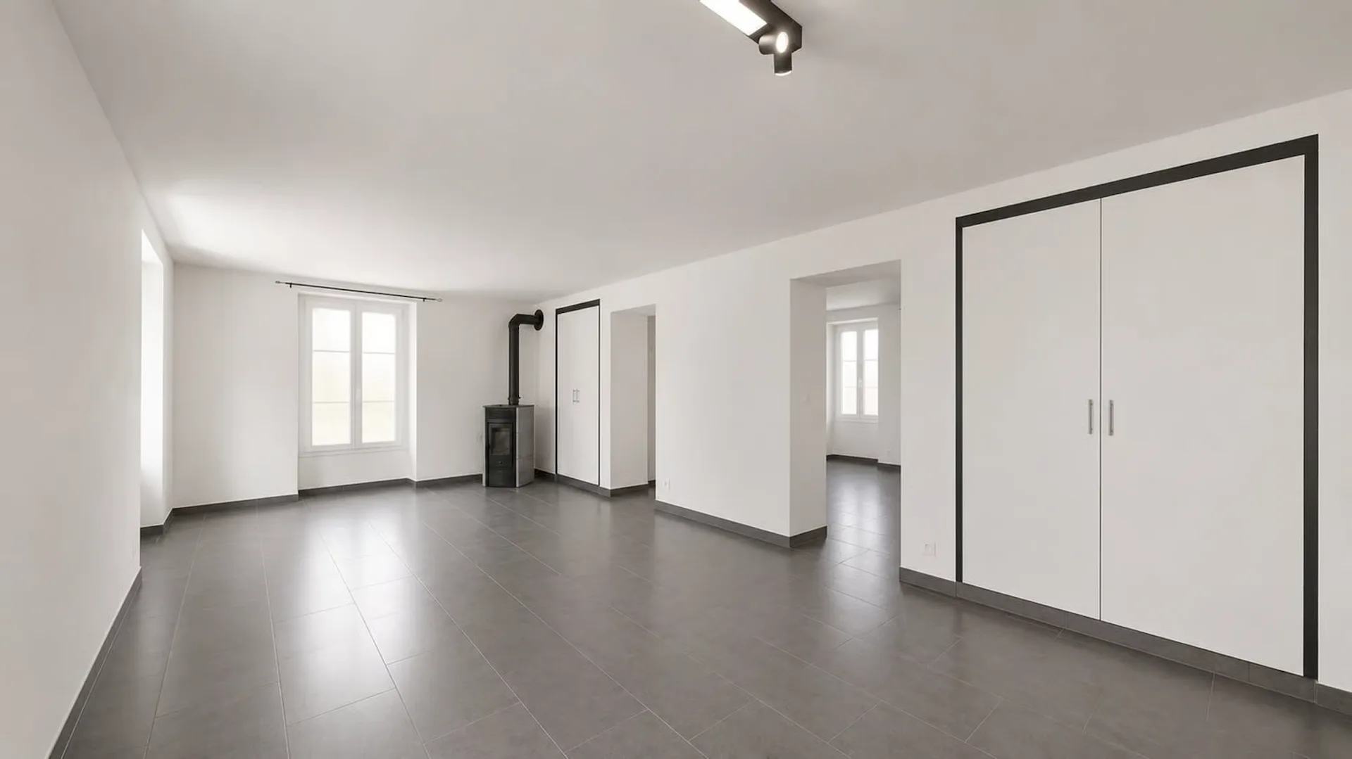 Schönes 4-Zimmer-Apartment mit großem Balkon, Garten und in einer sehr ruhigen Gegend