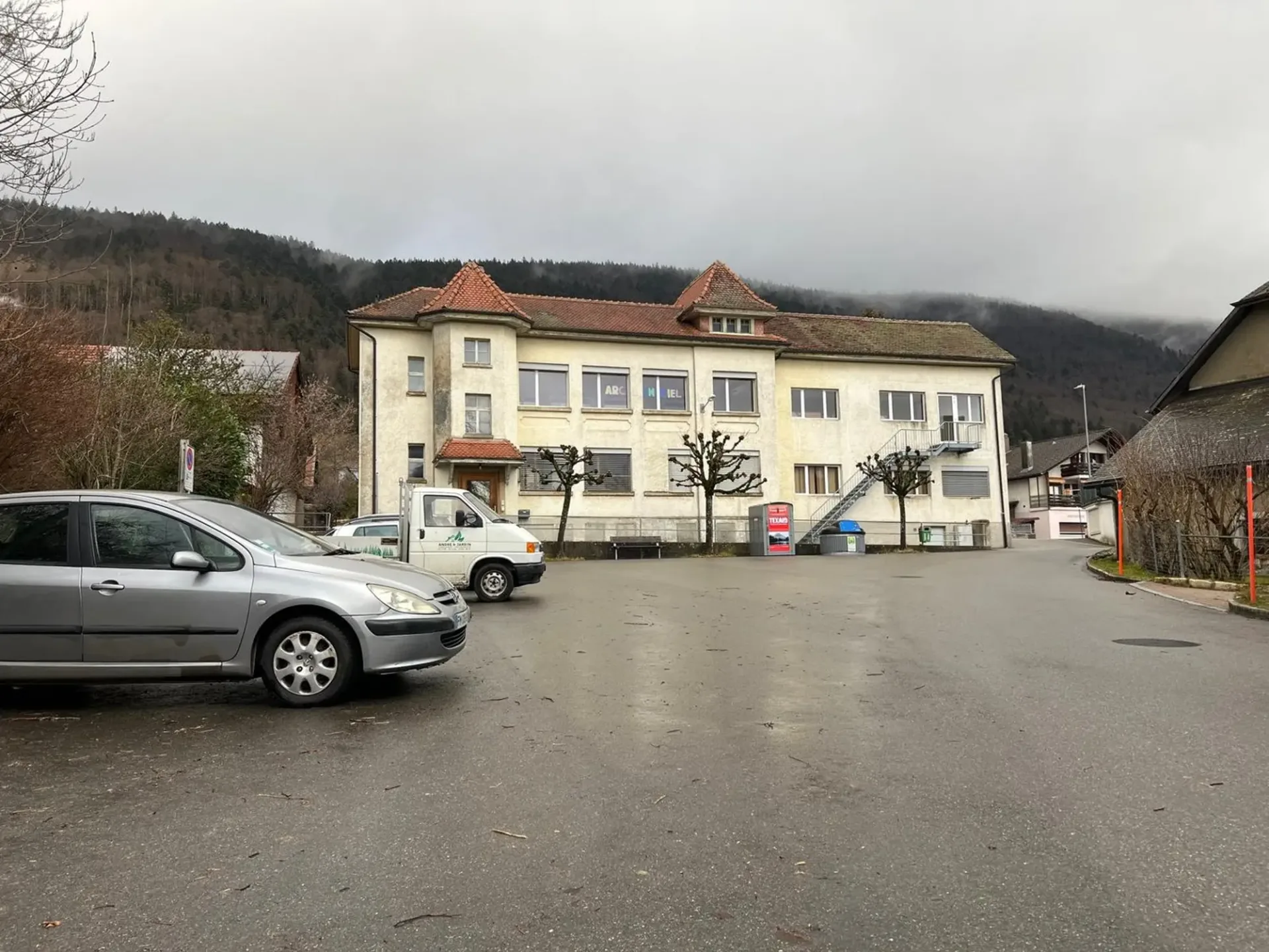 Altes Gemeindehaus zum Verkauf - Plateau de Diesse