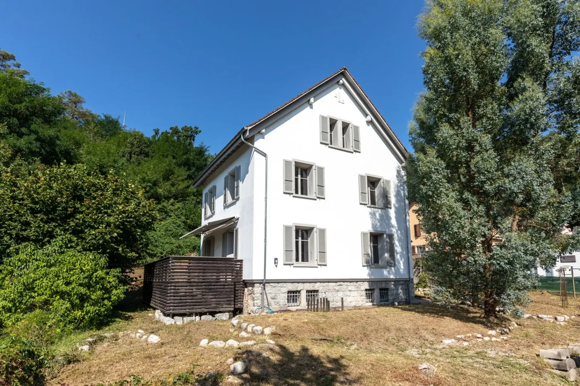 Charme & Authentizität – Superbe renoviertes Haus mit Garten