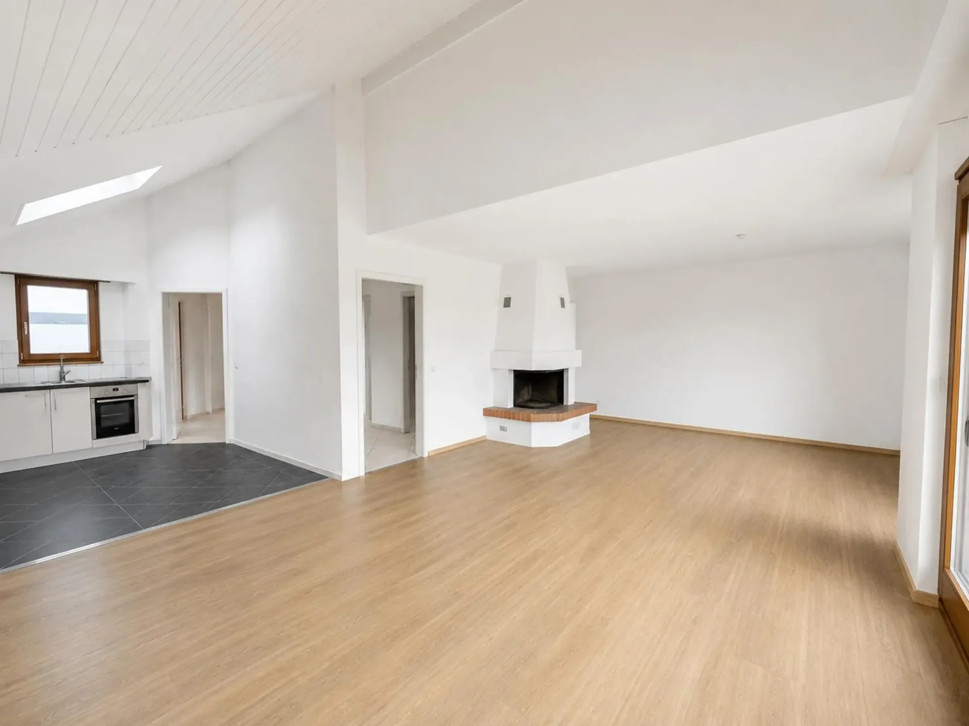 Wohnen mit Weitsicht  grosszügige 4½-Zimmerwohnung mit Seesicht in Uttwil