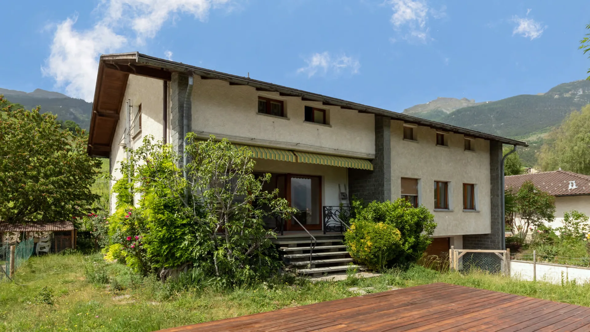 IMMEUBLE DE TROIS APPARTEMENTS A VEYRAS diventa EDIFICIO CON TRE APPARTAMENTI A VEYRAS
