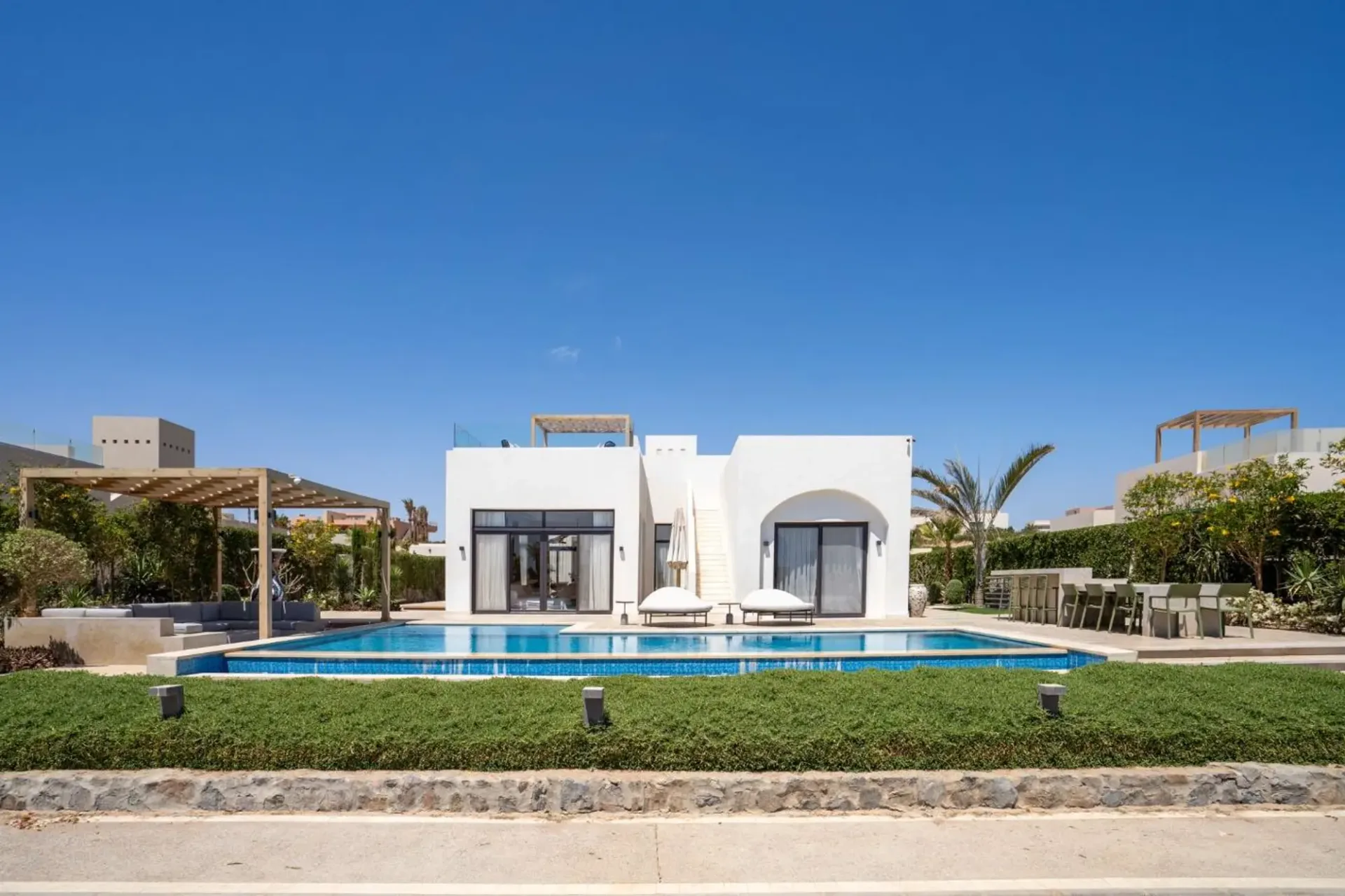 Luxuriöser Designer-Bungalow mit Infinity-Pool und Dachterrasse in El Gouna