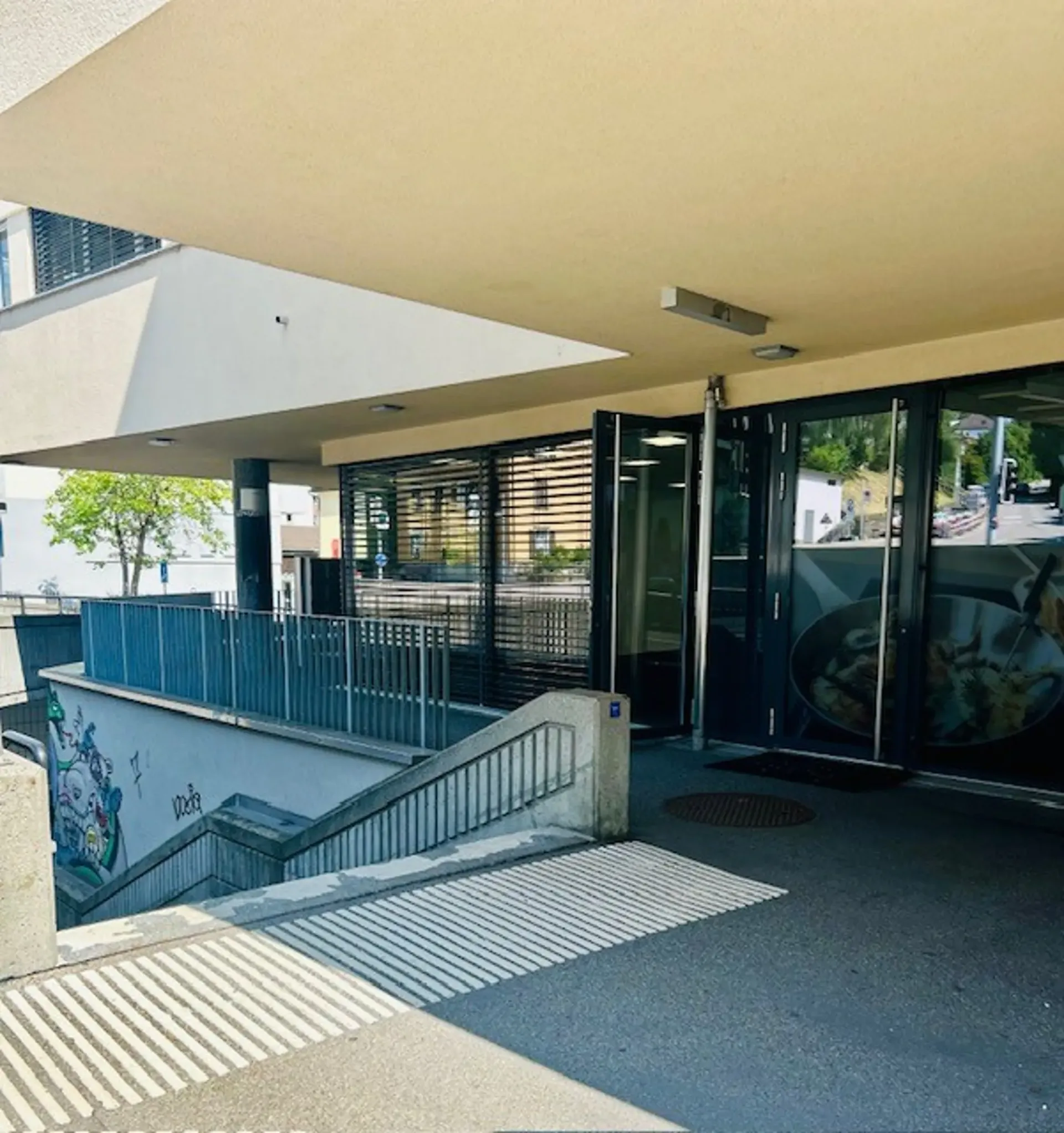Attraktive Erdgeschoss-Bürofläche mit optimaler Kundenpräsenz
