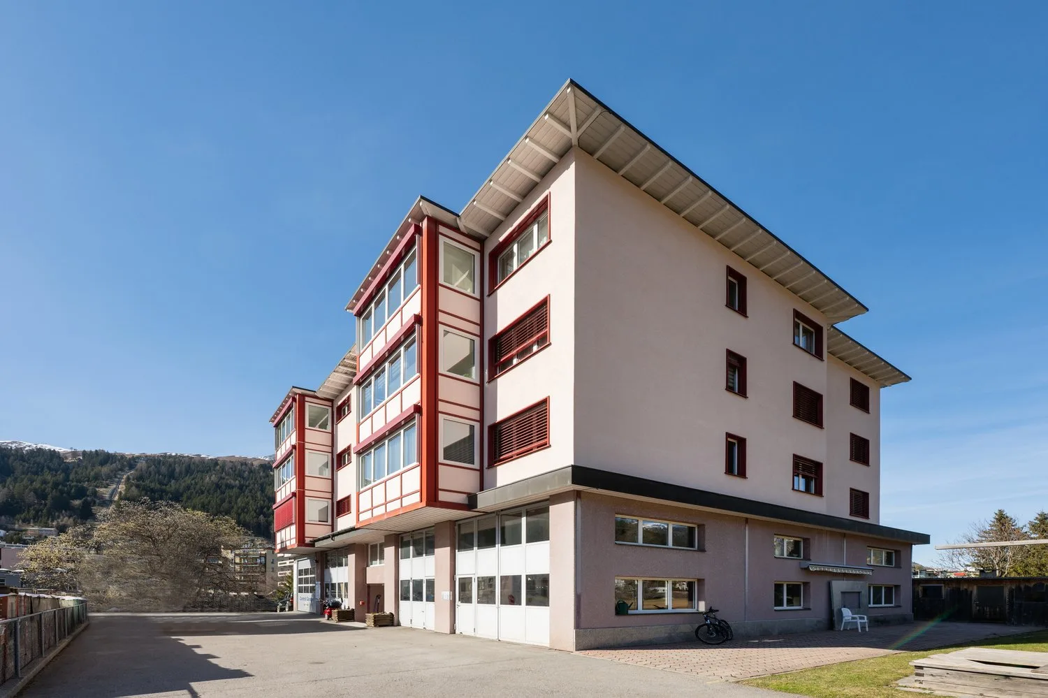 Spazio commerciale moderno di 5,5 locali in Mattastrasse 9 a Davos Platz
