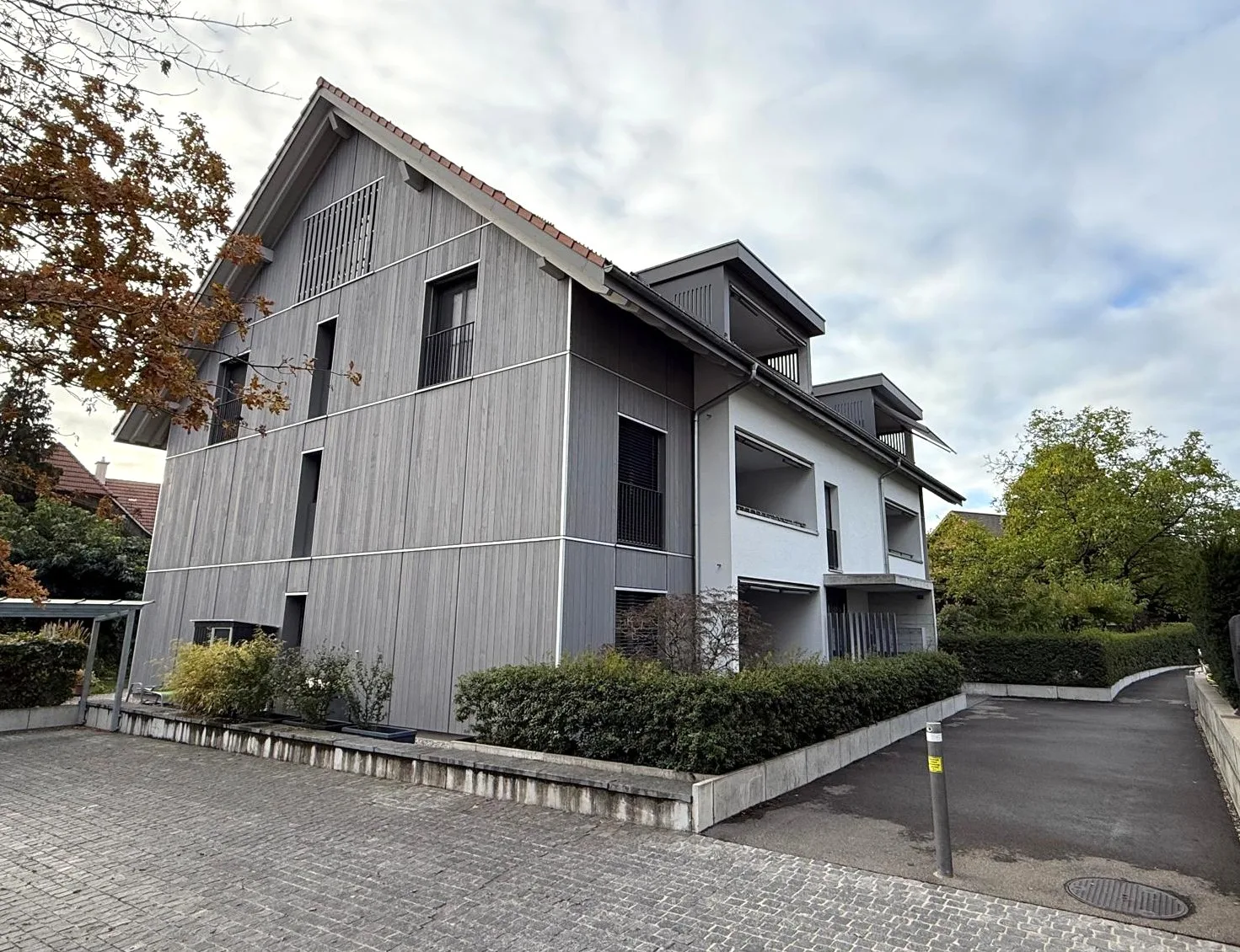 Bright 4.5-room apartment with two balconies and a spacious gallery
