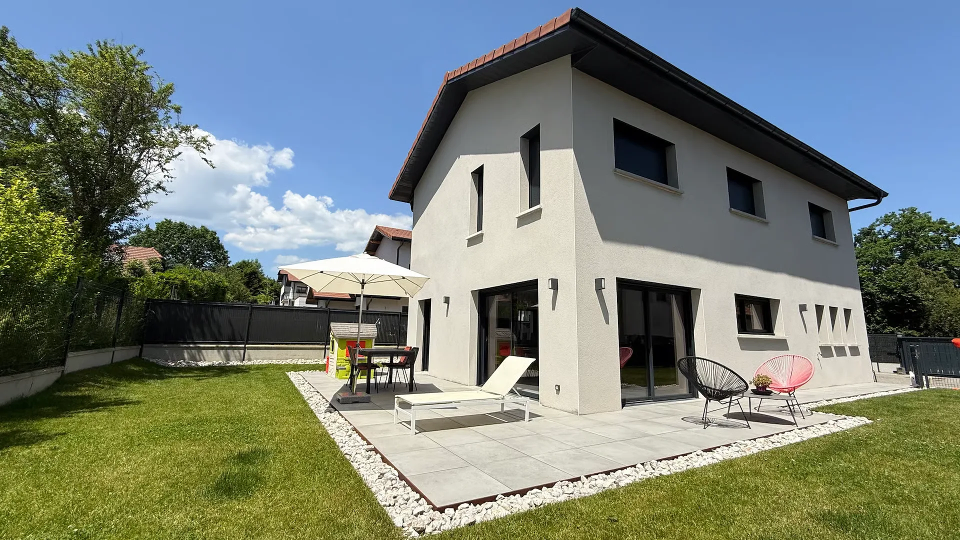 Wohnhaus für die Familie aus recenten 137,5 m², 4 Schlafzimmer