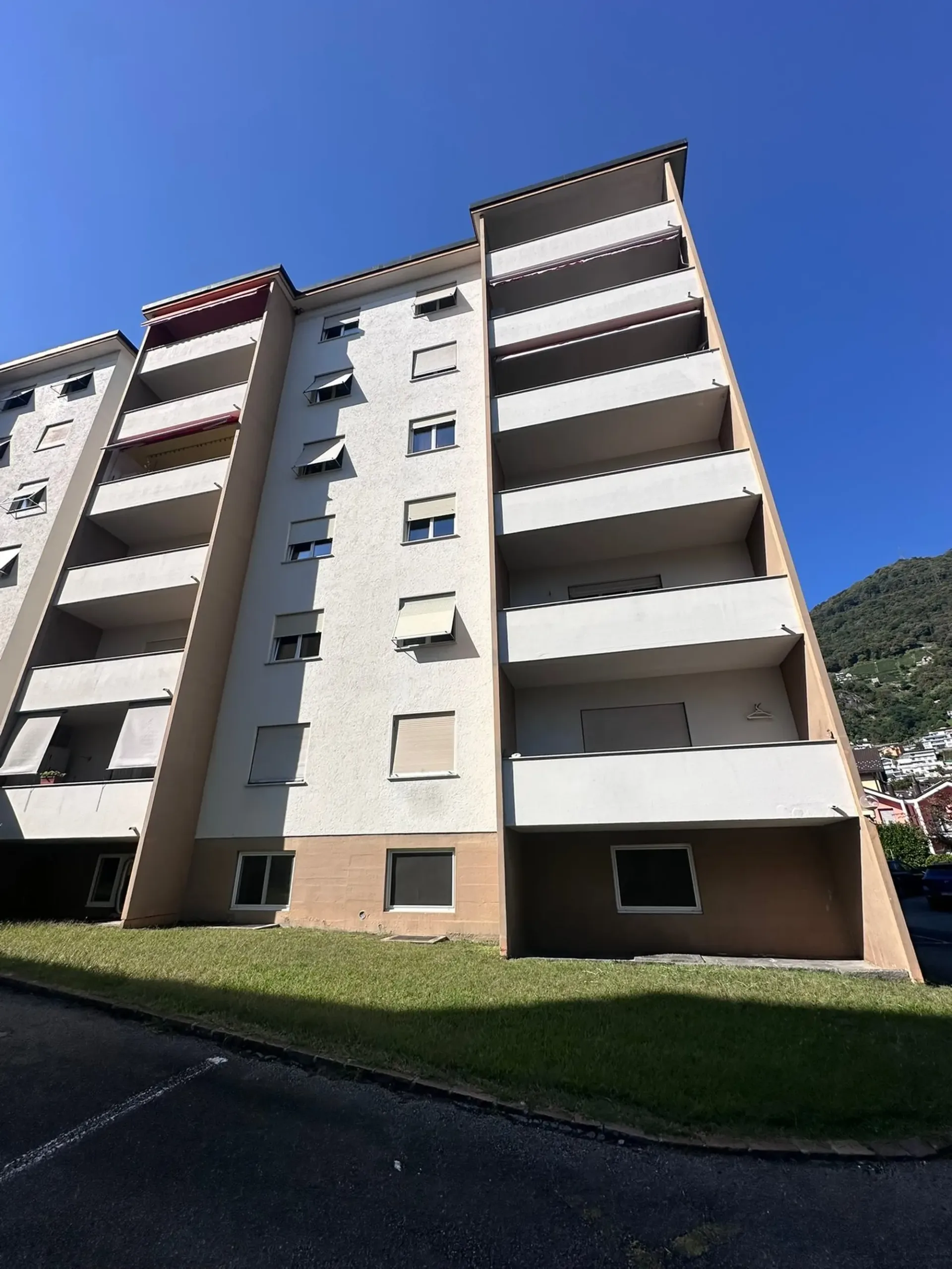 4,5 Zimmerwohnung renoviert in Tenero