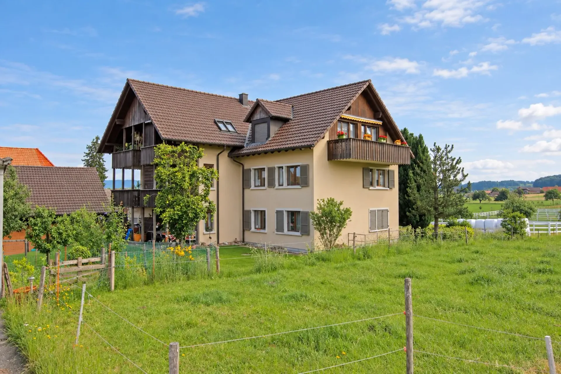 Viu Liecht, zwöi Baukön und dr Blick is Grüene