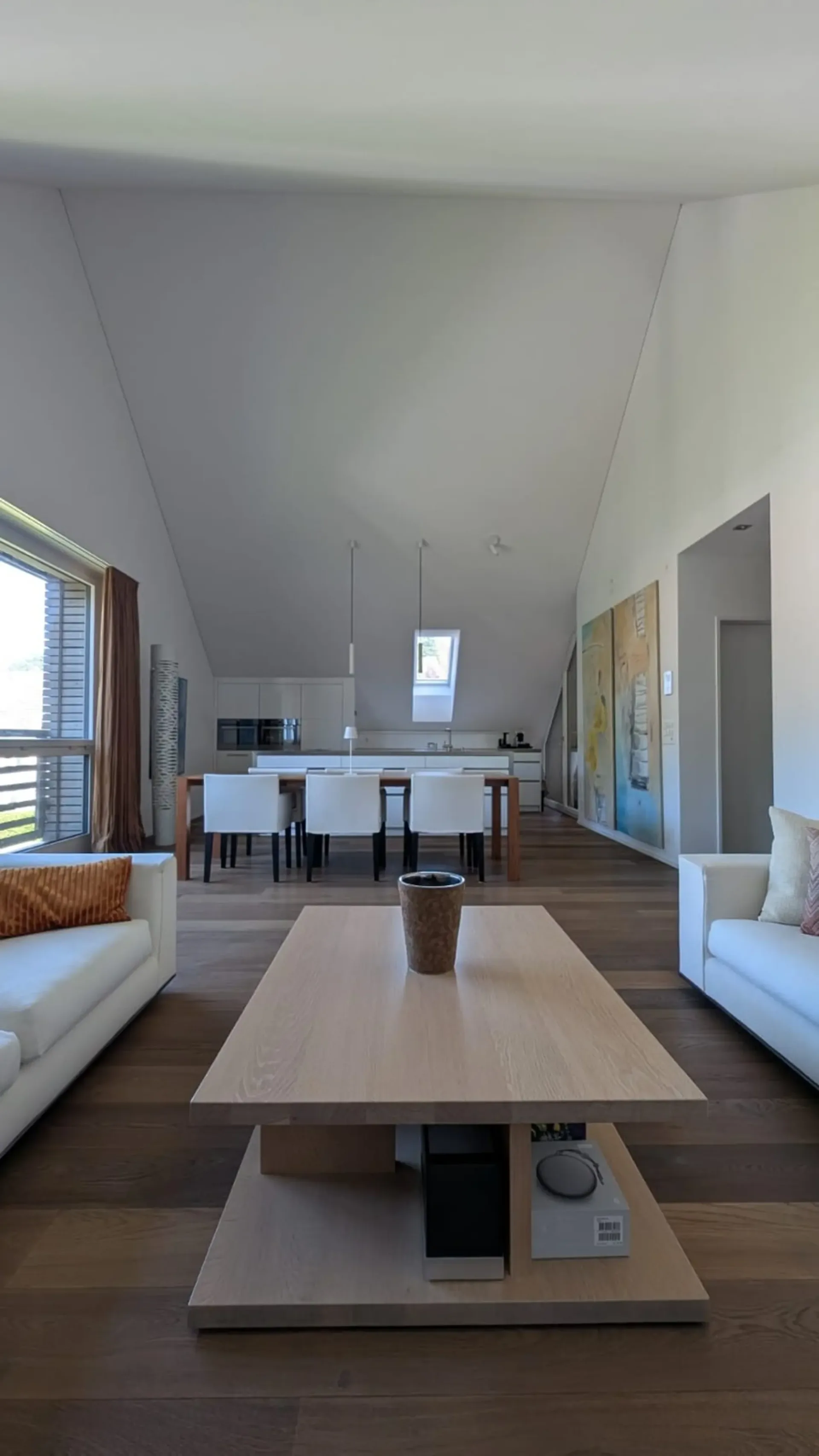 Moderne 4.5-Zimmer-Dachwohnung | 5 m Raumhöhe |Galerie | Blick zur Lägern