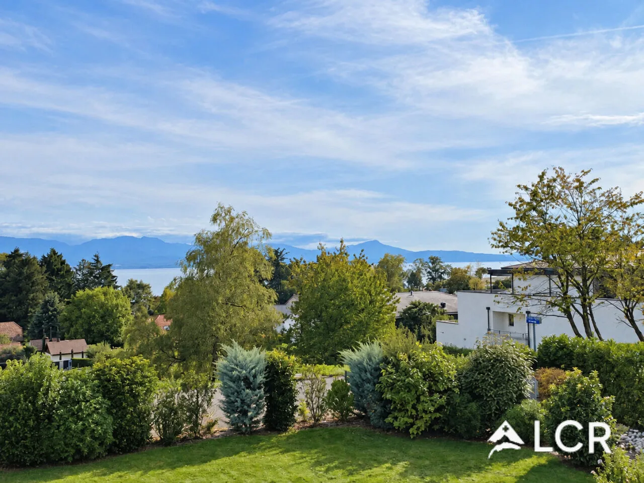 Prächtige möblierte 4,5-Zimmer-Wohnung - Terrasse - Seeblick